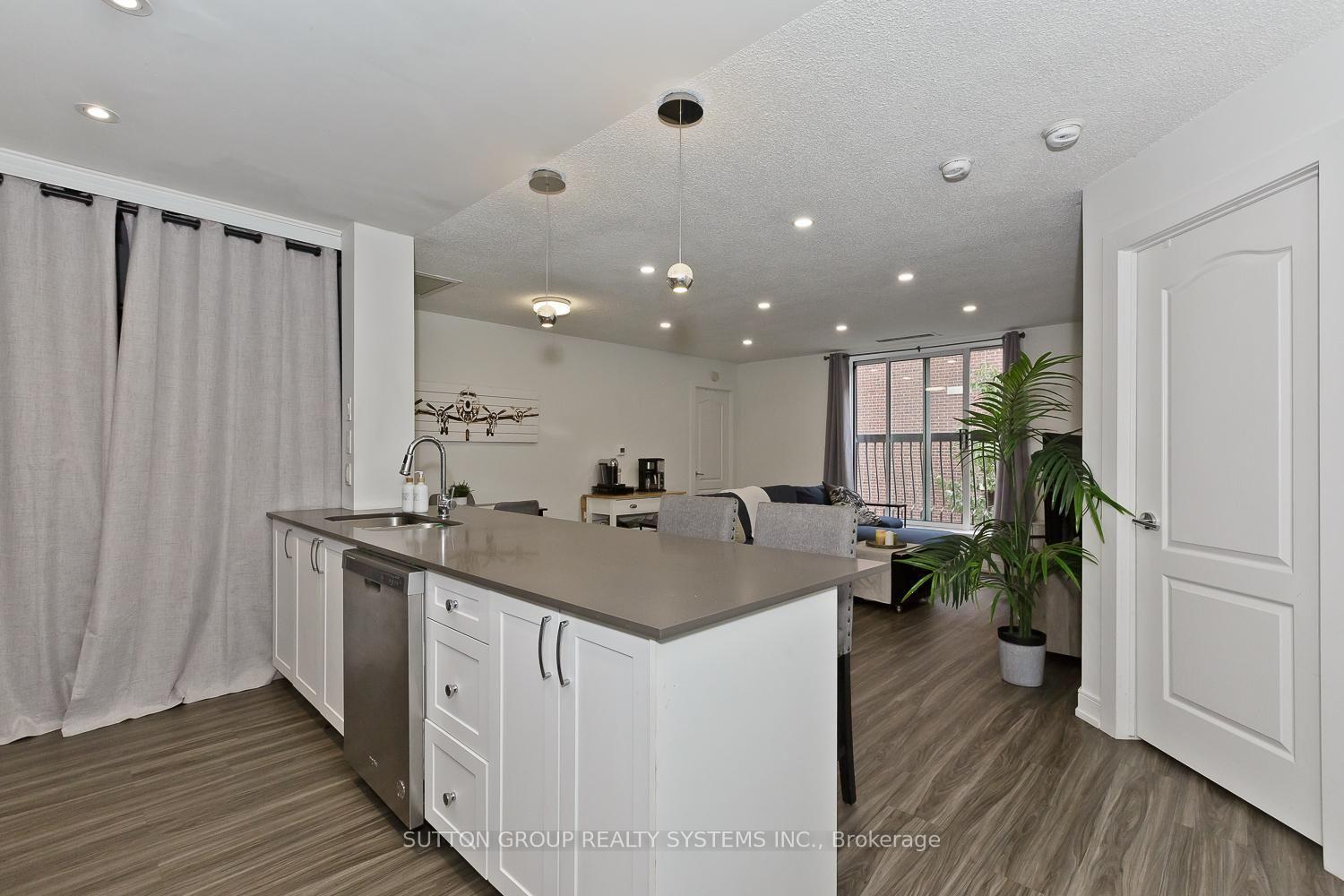 Photo 20 of Unit 311, 4198 Dundas Street W, Etobicoke, Edenbridge-Humber Valley — HOMEH