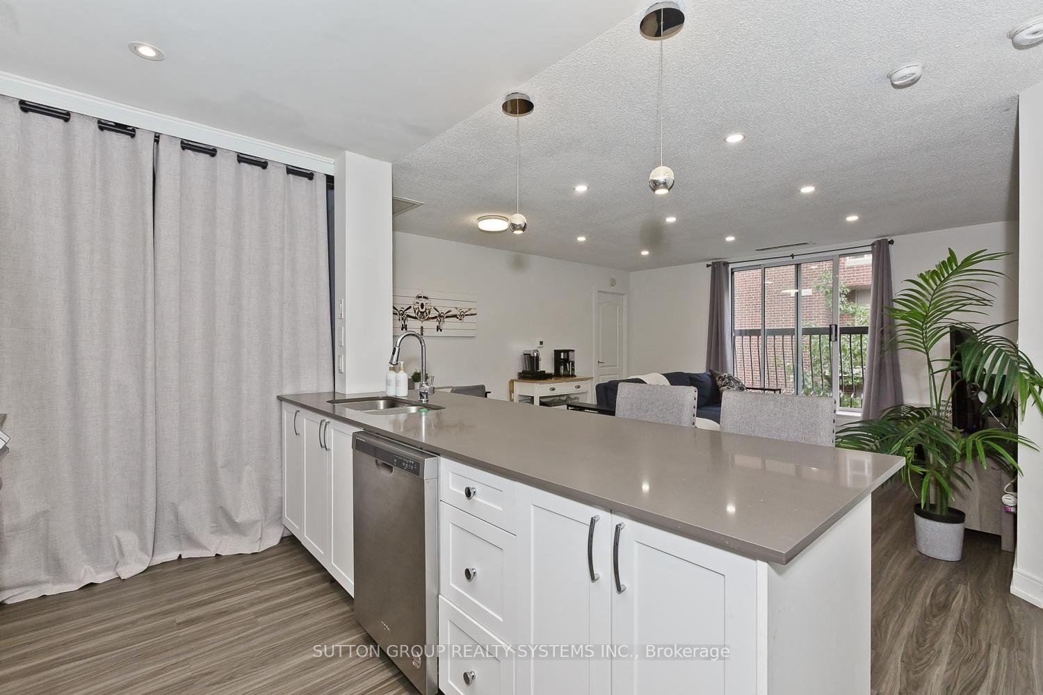 Photo 22 of Unit 311, 4198 Dundas Street W, Etobicoke, Edenbridge-Humber Valley — HOMEH