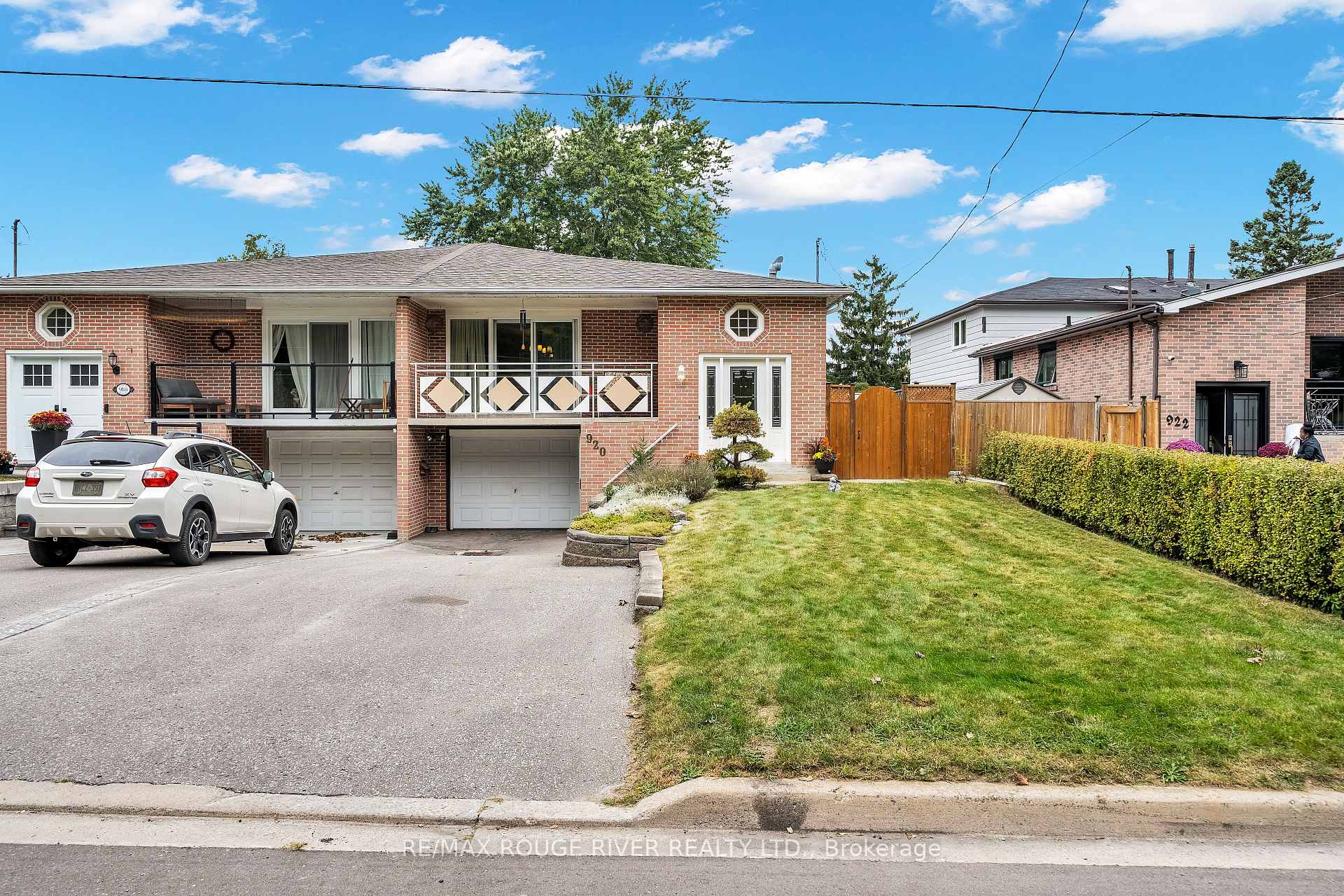 Photo 2 of 920 Sunrise Avenue, Pickering, West Shore — HOMEH