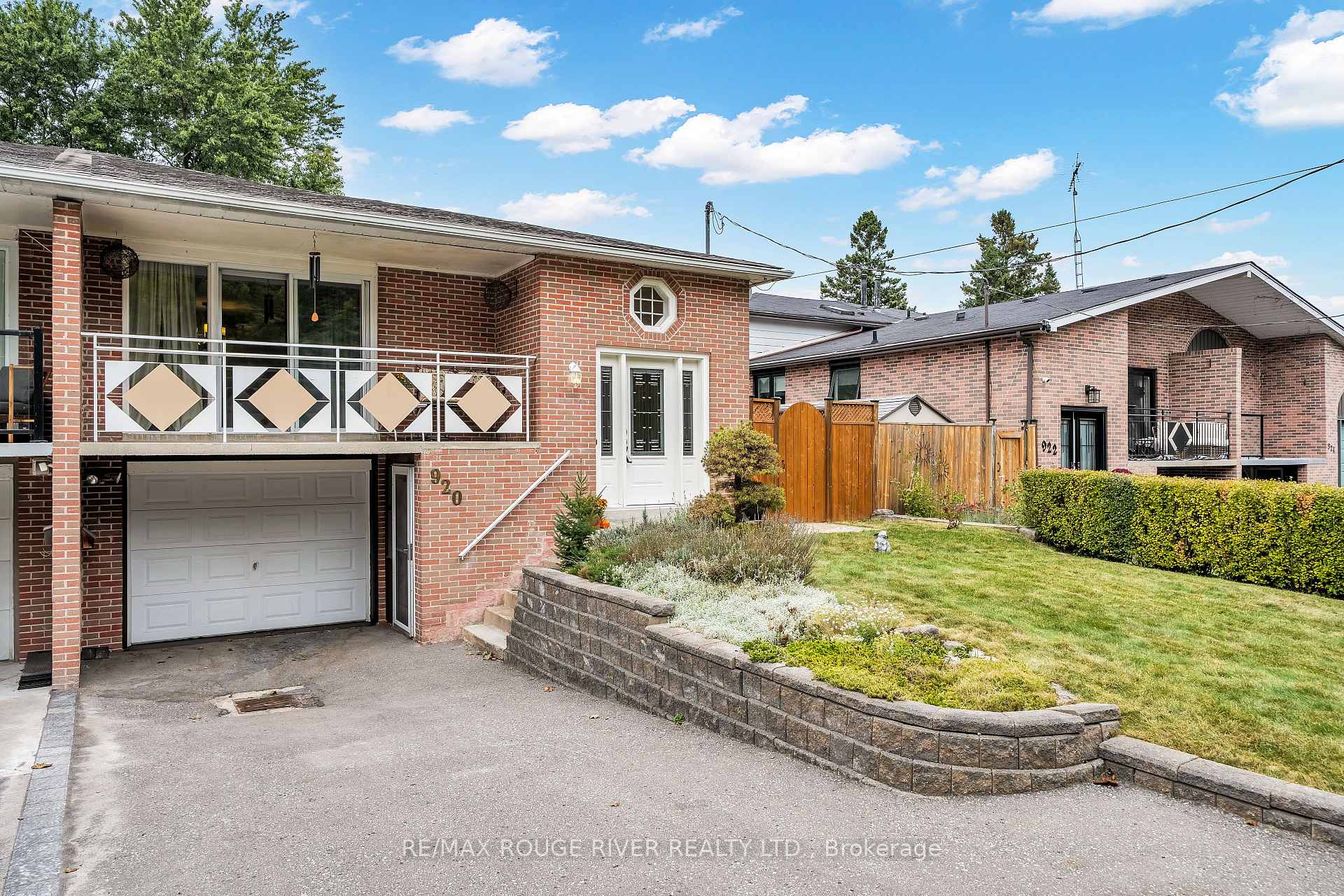 Photo 5 of 920 Sunrise Avenue, Pickering, West Shore — HOMEH