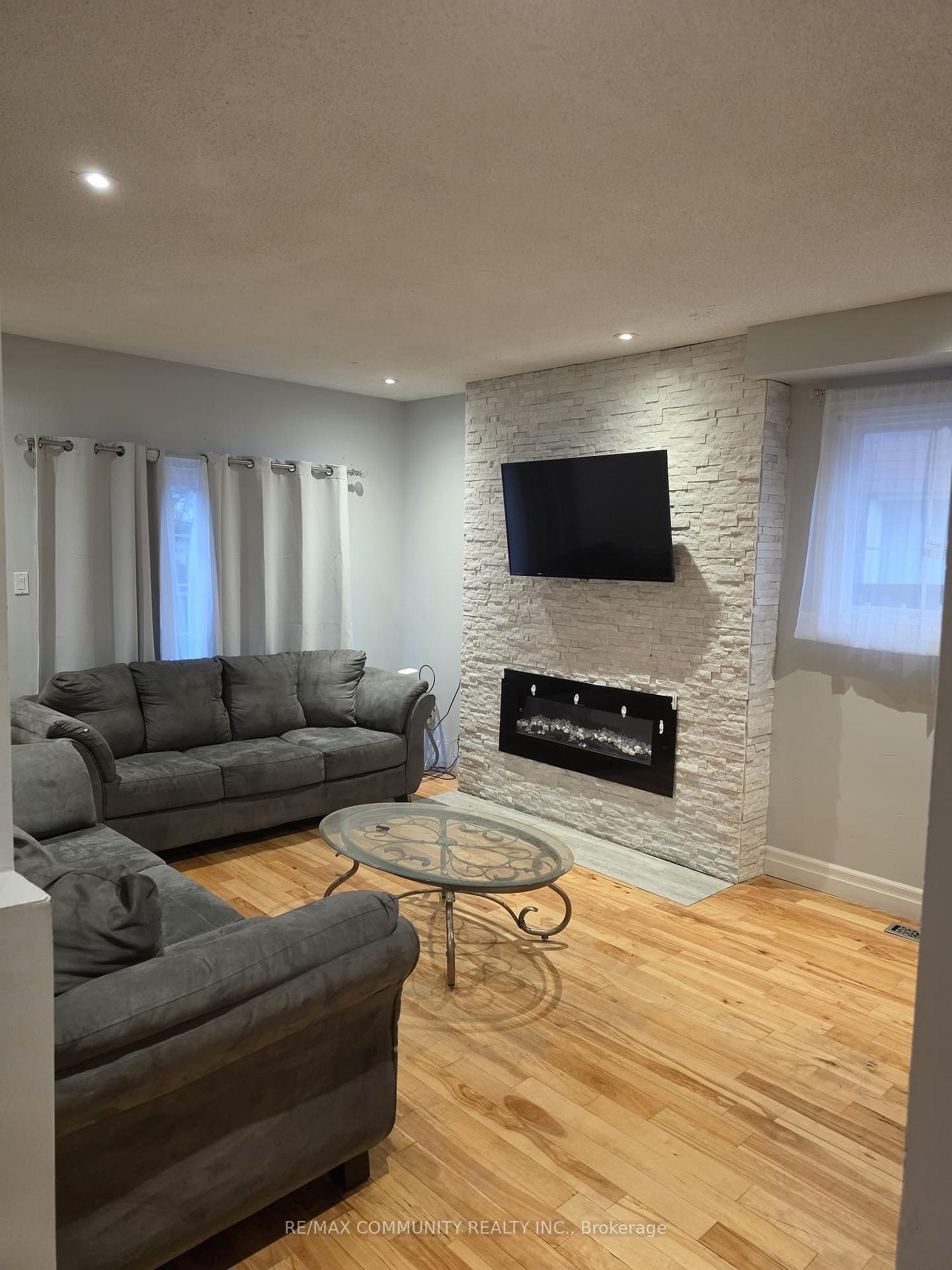 Photo 6 of Unit UPPER, 36 Beaumont Drive, Ajax, Central West — HOMEH