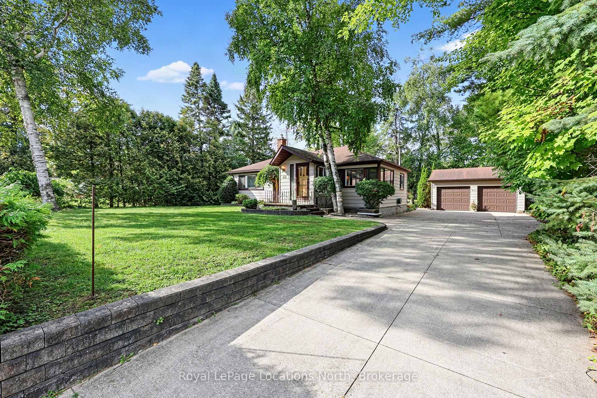 Photo 4 of 40 58th Street S, Wasaga Beach — HOMEH