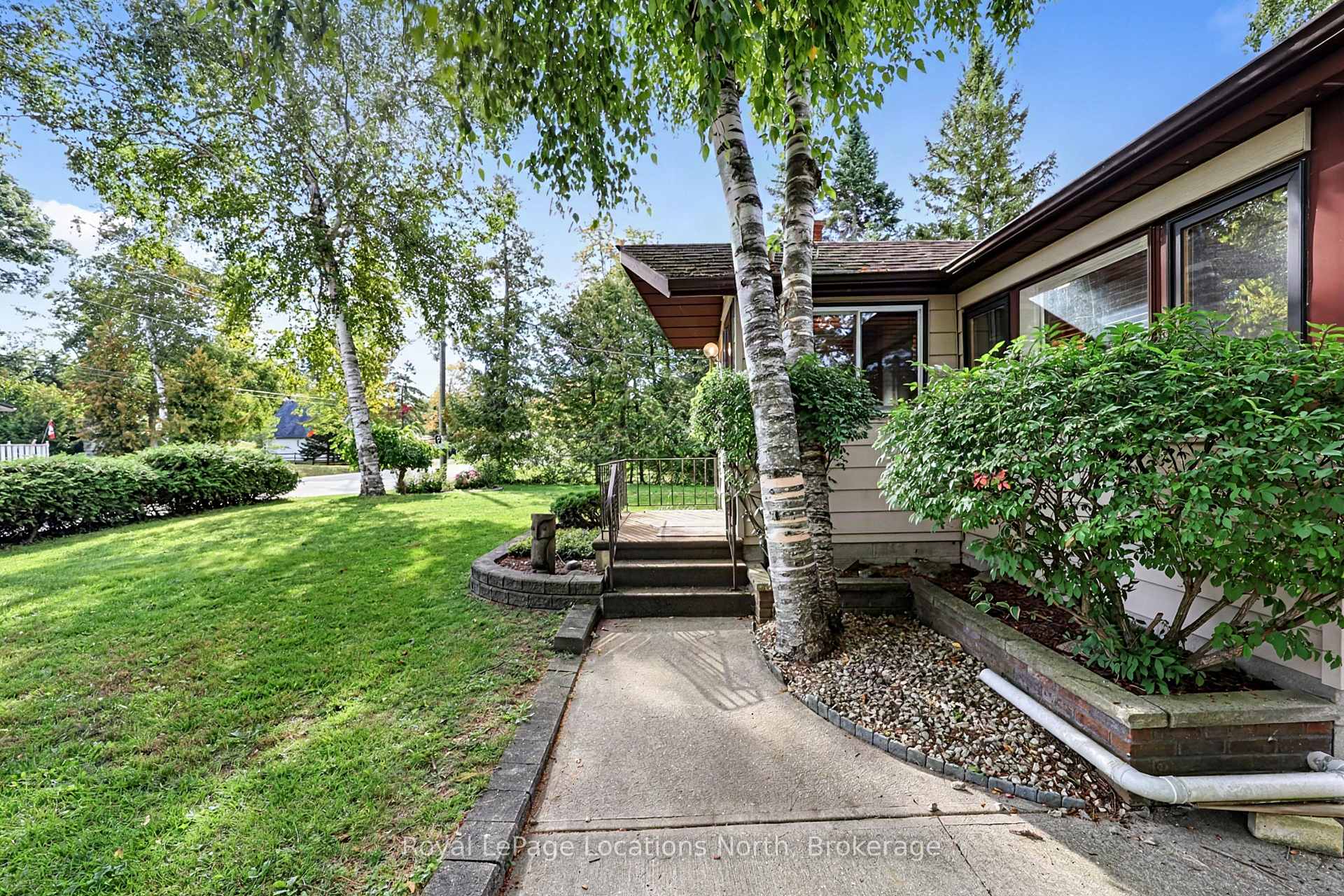 Photo 5 of 40 58th Street S, Wasaga Beach — HOMEH
