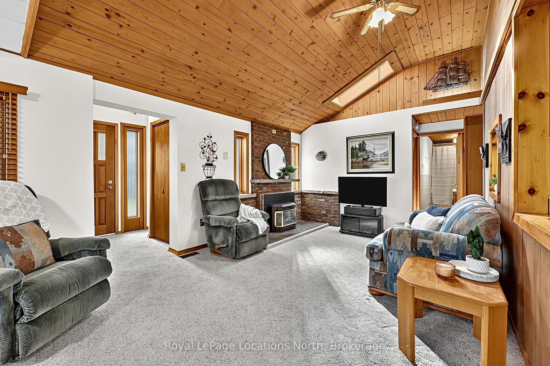 Photo 9 of 40 58th Street S, Wasaga Beach — HOMEH
