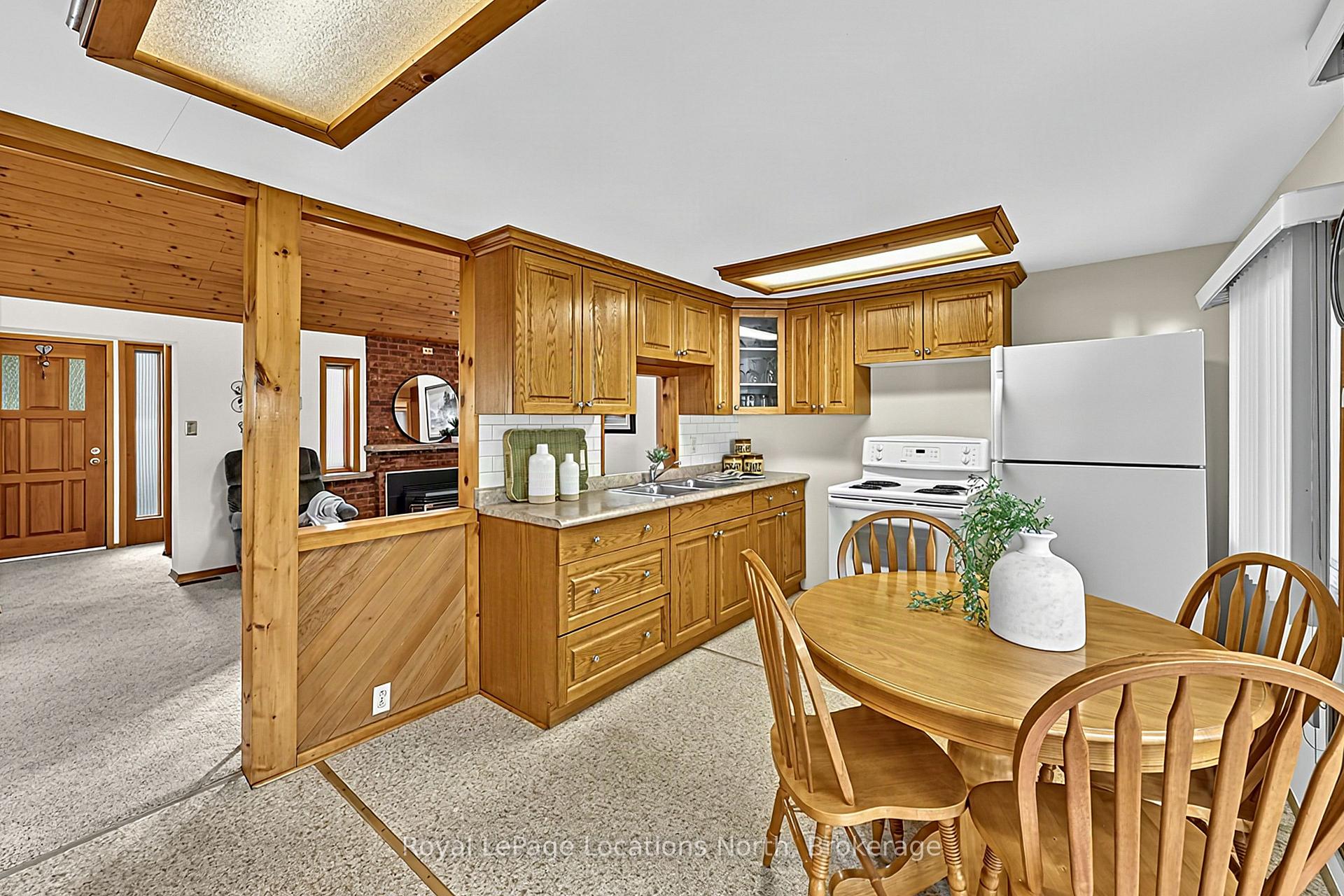 Photo 11 of 40 58th Street S, Wasaga Beach — HOMEH
