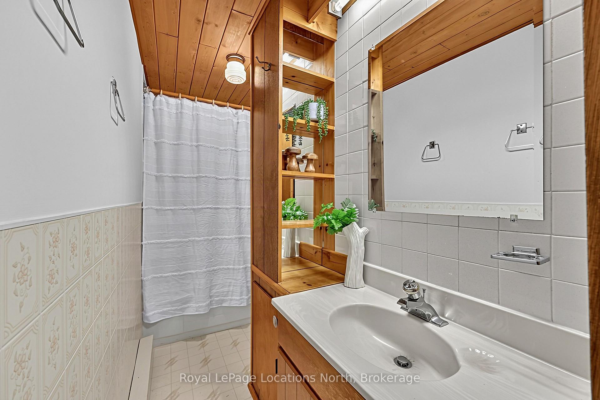 Photo 21 of 40 58th Street S, Wasaga Beach — HOMEH