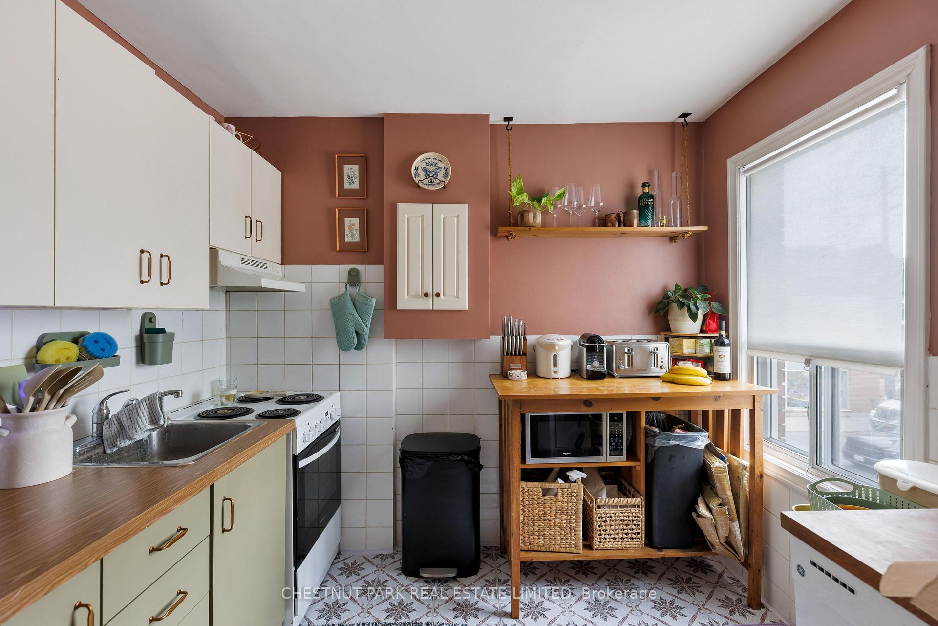 Photo 15 of 185 Walmer Road, Toronto, The Annex — HOMEH