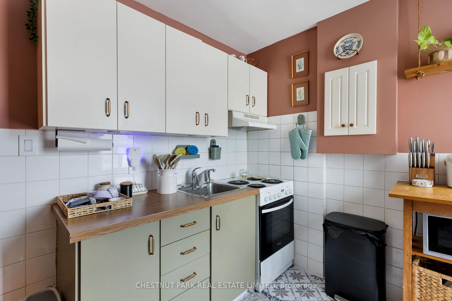 Photo 16 of 185 Walmer Road, Toronto, The Annex — HOMEH