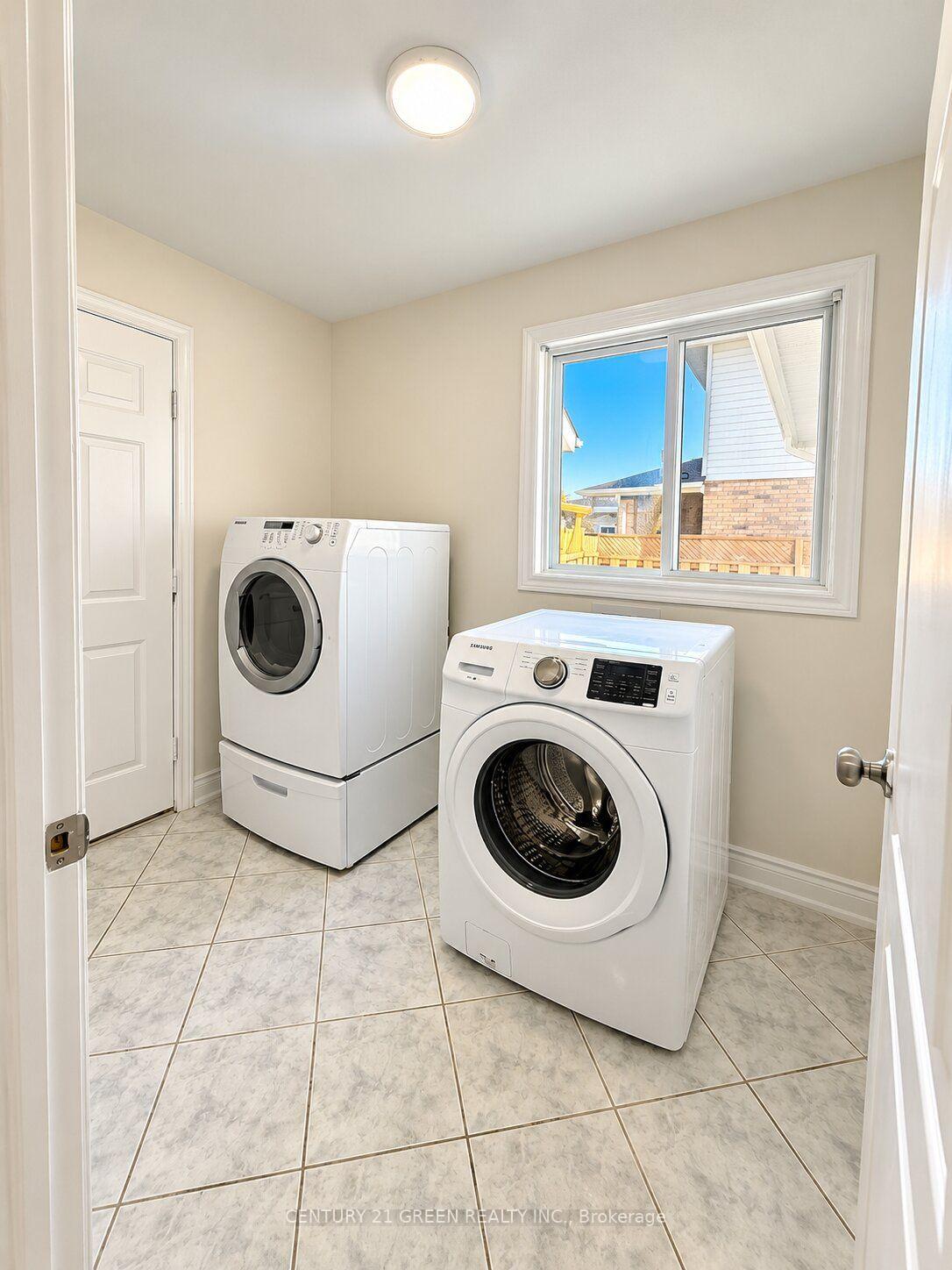 Photo 9 of 3829 Northwood Drive, Niagara Falls, Mt. Carmel — HOMEH
