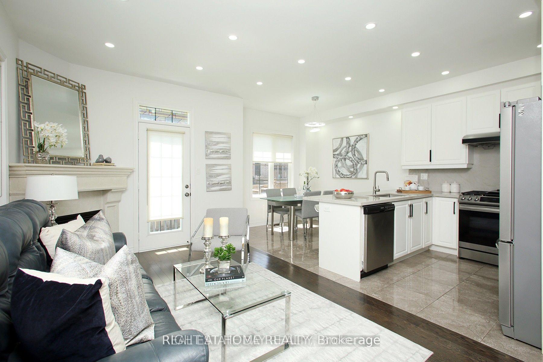 Photo 3 of 25 Sibella Way, Vaughan, Vellore Village — HOMEH