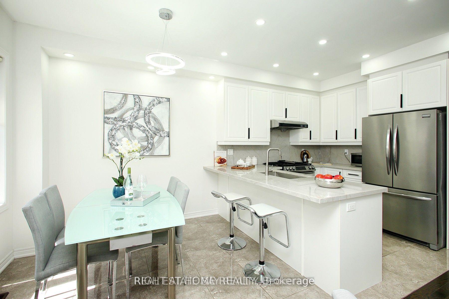 Photo 9 of 25 Sibella Way, Vaughan, Vellore Village — HOMEH