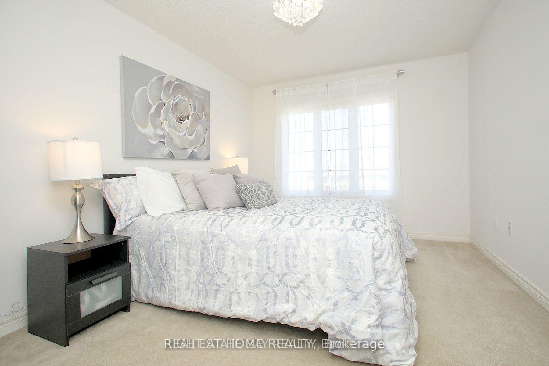 Photo 13 of 25 Sibella Way, Vaughan, Vellore Village — HOMEH