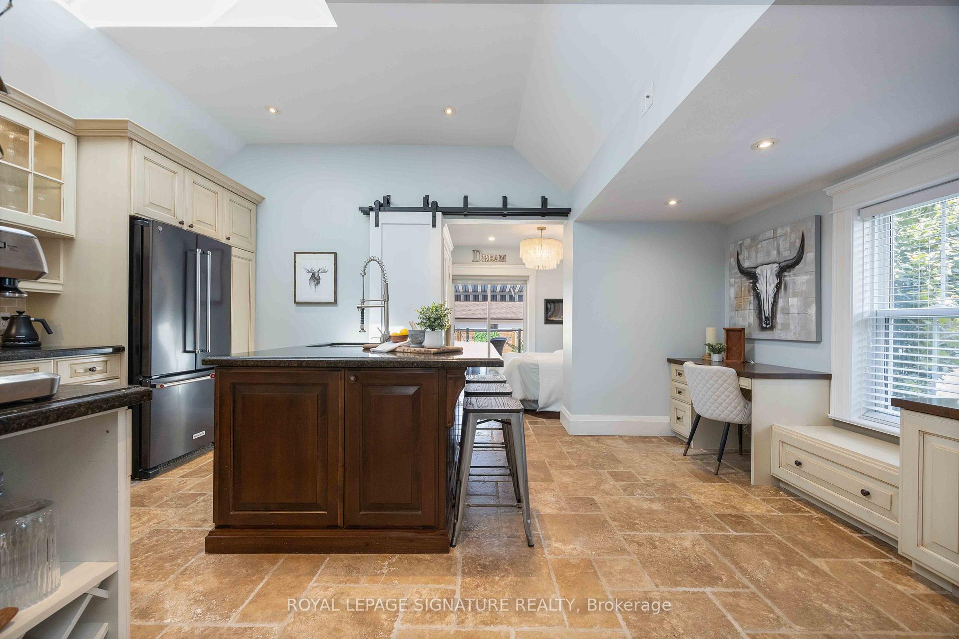 Photo 10 of 213 Second Street, Whitchurch-Stouffville, Stouffville — HOMEH