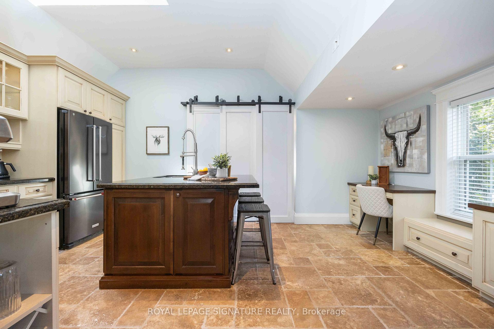 Photo 11 of 213 Second Street, Whitchurch-Stouffville, Stouffville — HOMEH