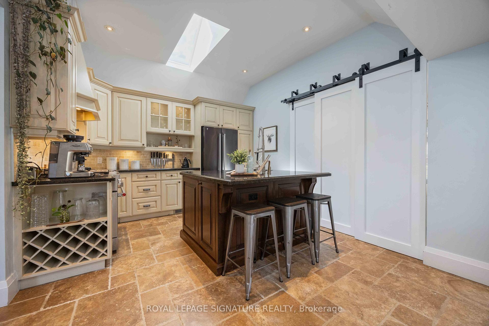 Photo 12 of 213 Second Street, Whitchurch-Stouffville, Stouffville — HOMEH