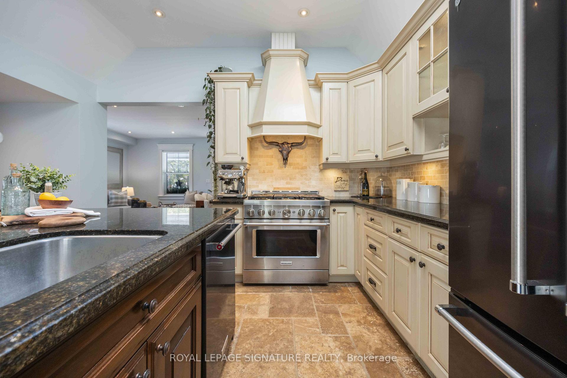 Photo 17 of 213 Second Street, Whitchurch-Stouffville, Stouffville — HOMEH