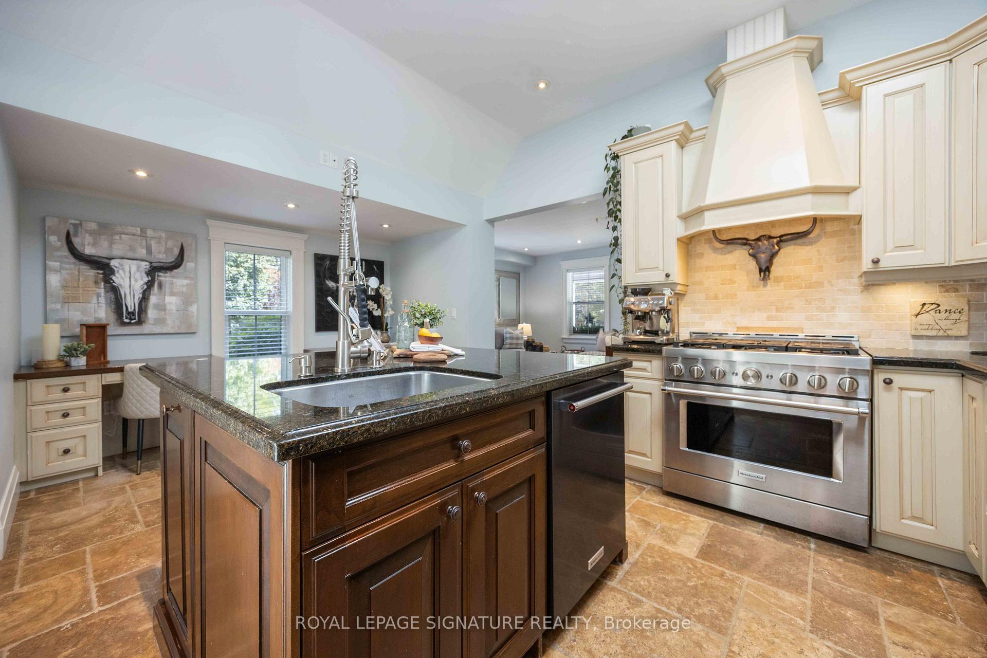 Photo 18 of 213 Second Street, Whitchurch-Stouffville, Stouffville — HOMEH