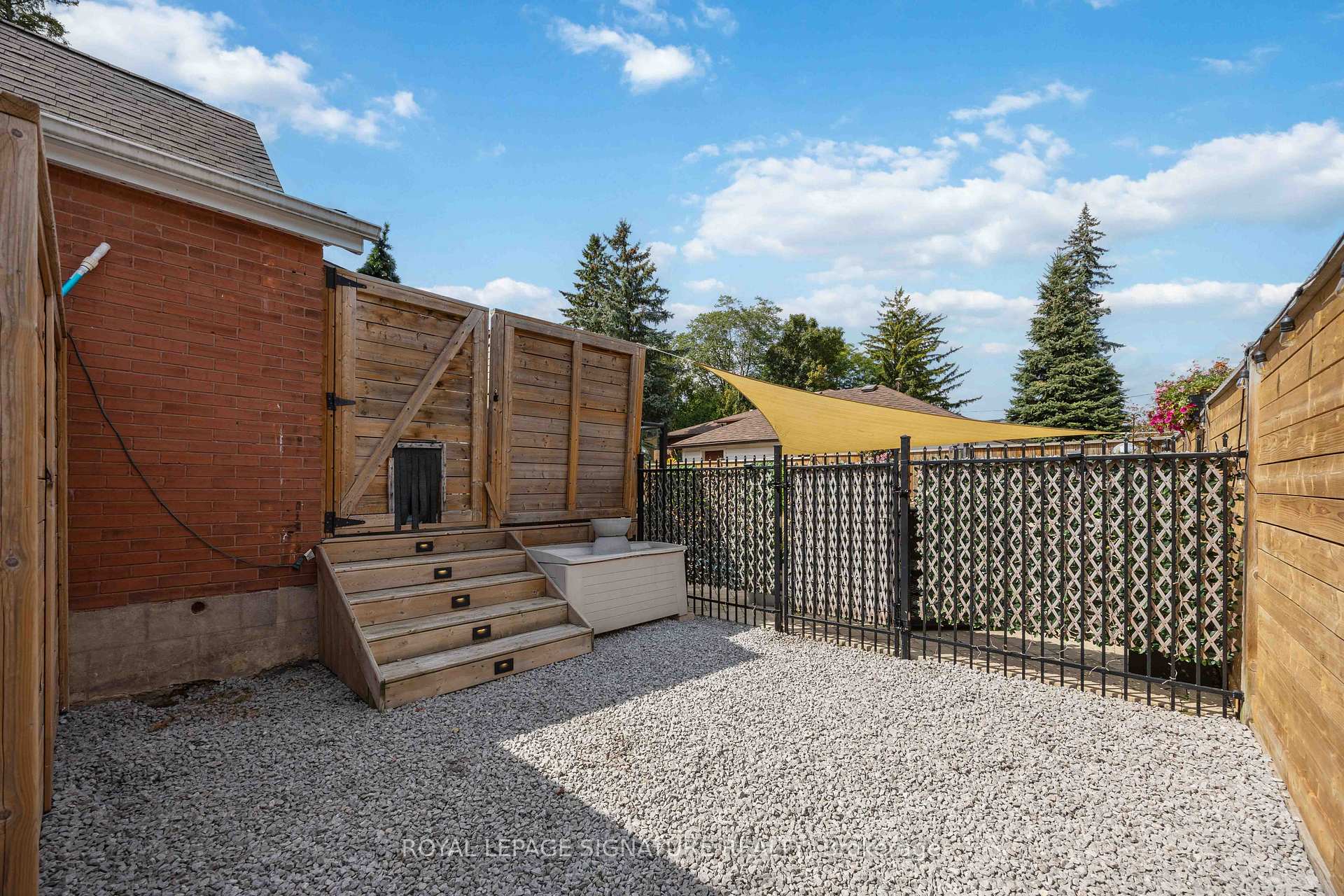 Photo 40 of 213 Second Street, Whitchurch-Stouffville, Stouffville — HOMEH