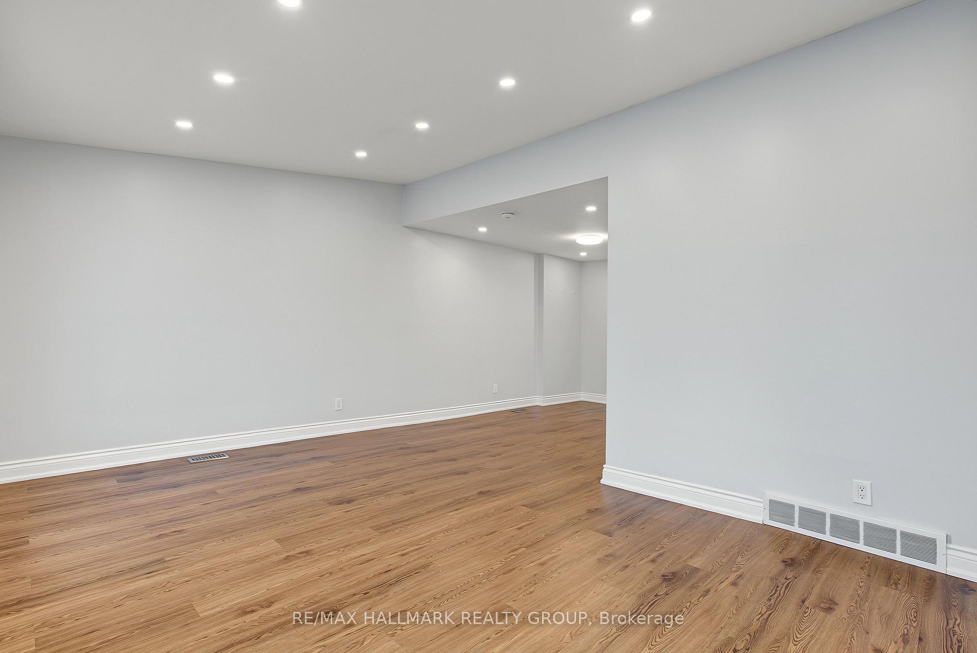 Photo 6 of Unit Unit A (upper unit), 1135 Maitland Avenue, Ottawa, Copeland Park — HOMEH