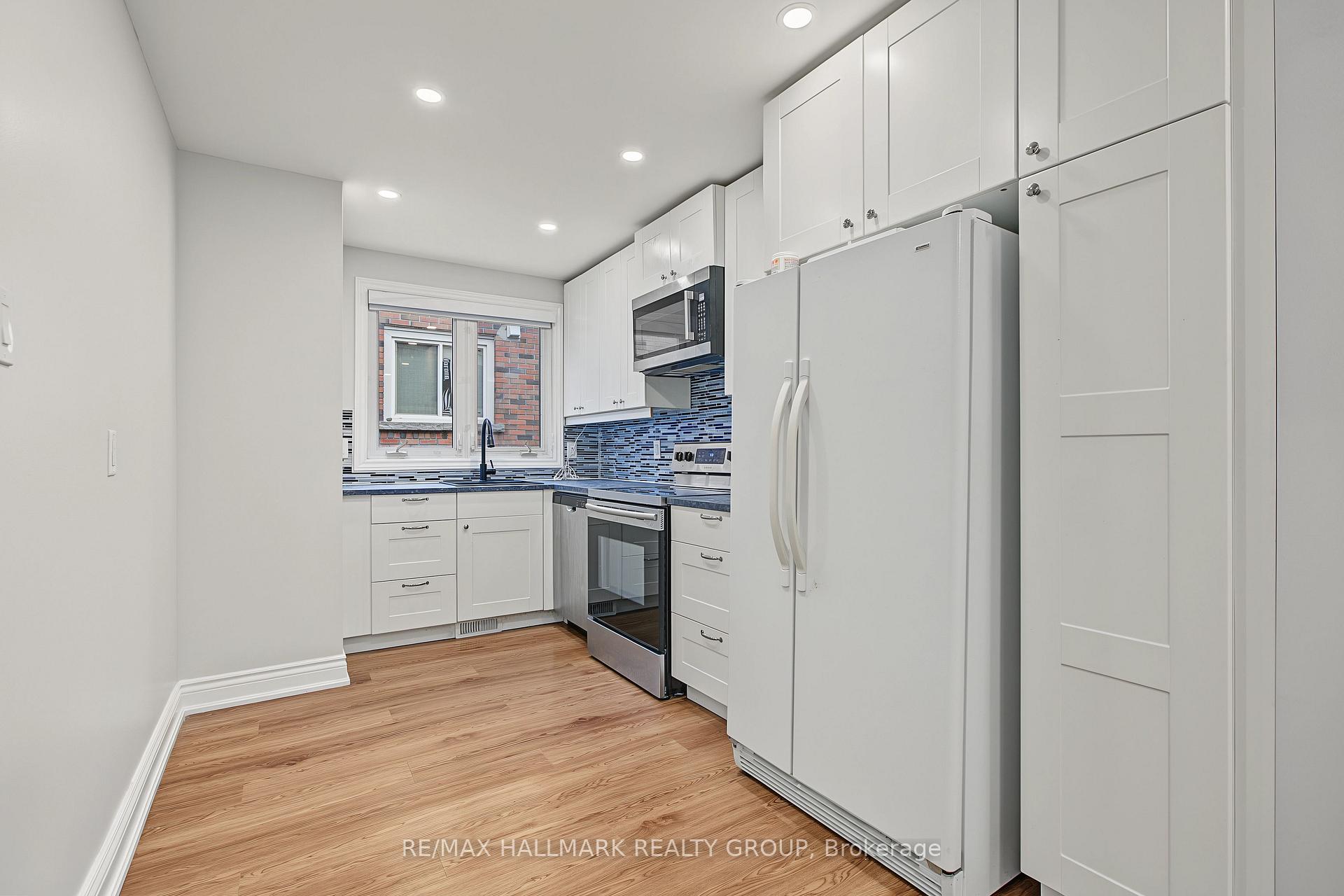 Photo 12 of Unit Unit A (upper unit), 1135 Maitland Avenue, Ottawa, Copeland Park — HOMEH