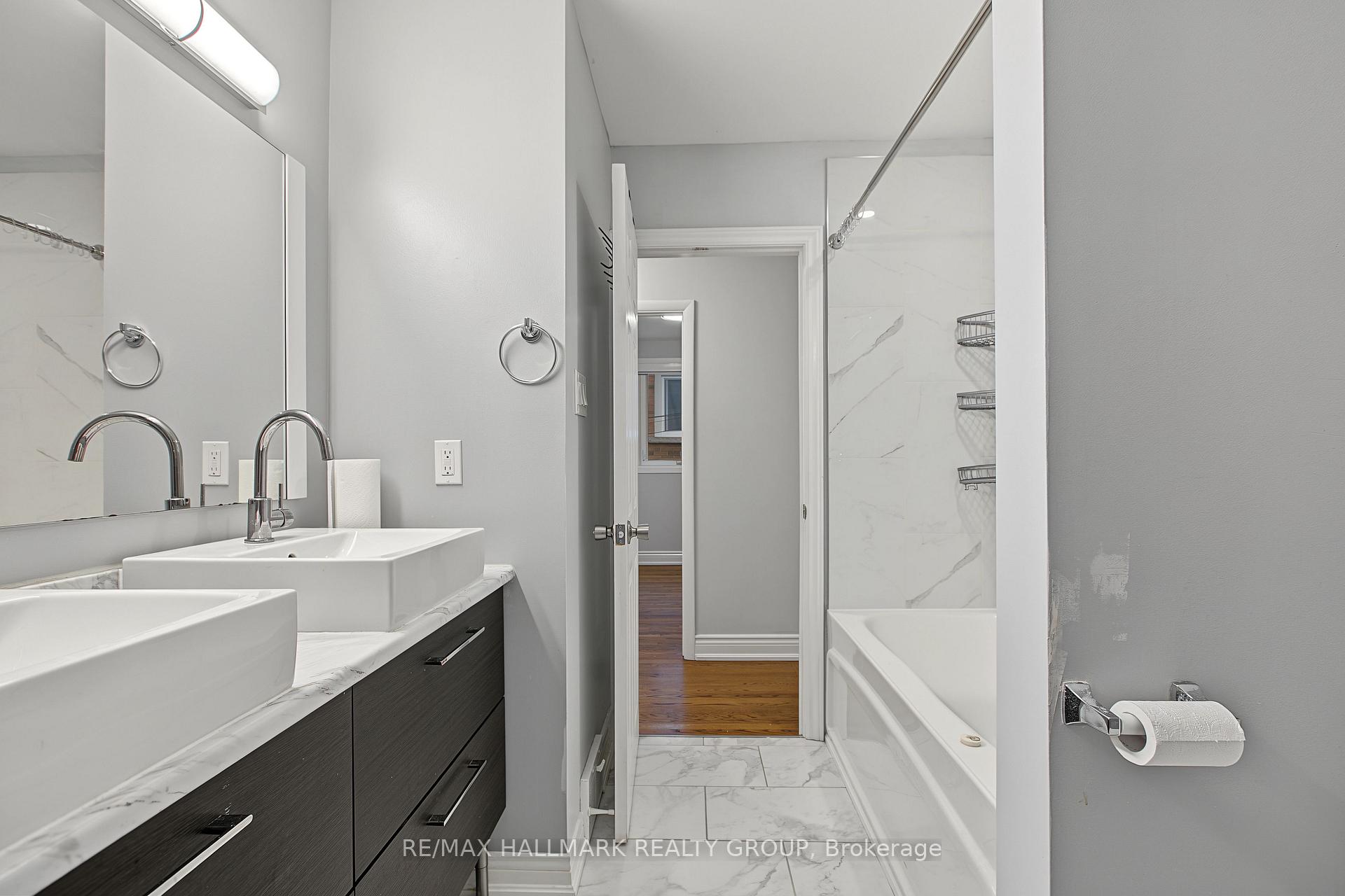 Photo 14 of Unit Unit A (upper unit), 1135 Maitland Avenue, Ottawa, Copeland Park — HOMEH