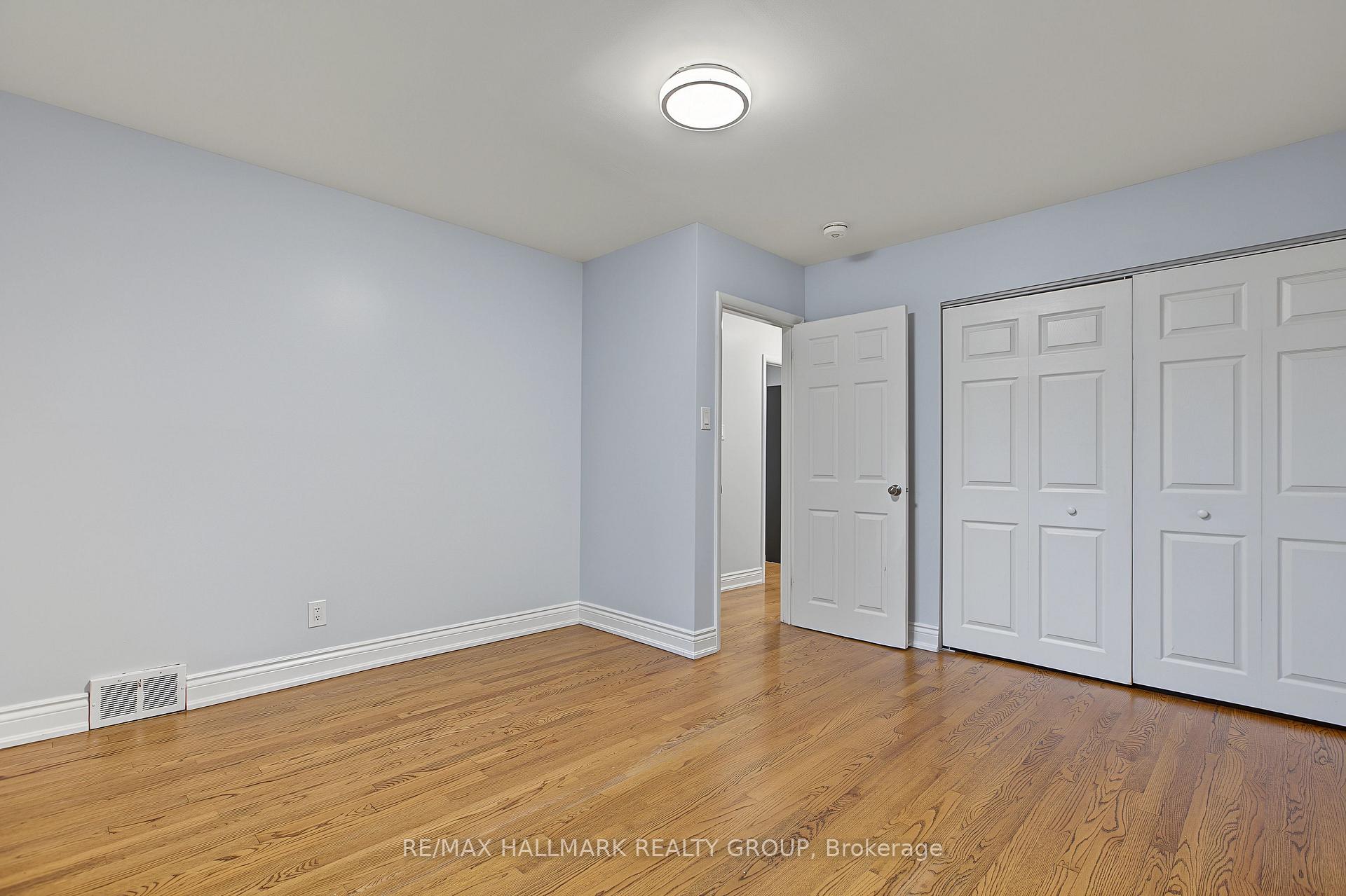 Photo 15 of Unit Unit A (upper unit), 1135 Maitland Avenue, Ottawa, Copeland Park — HOMEH