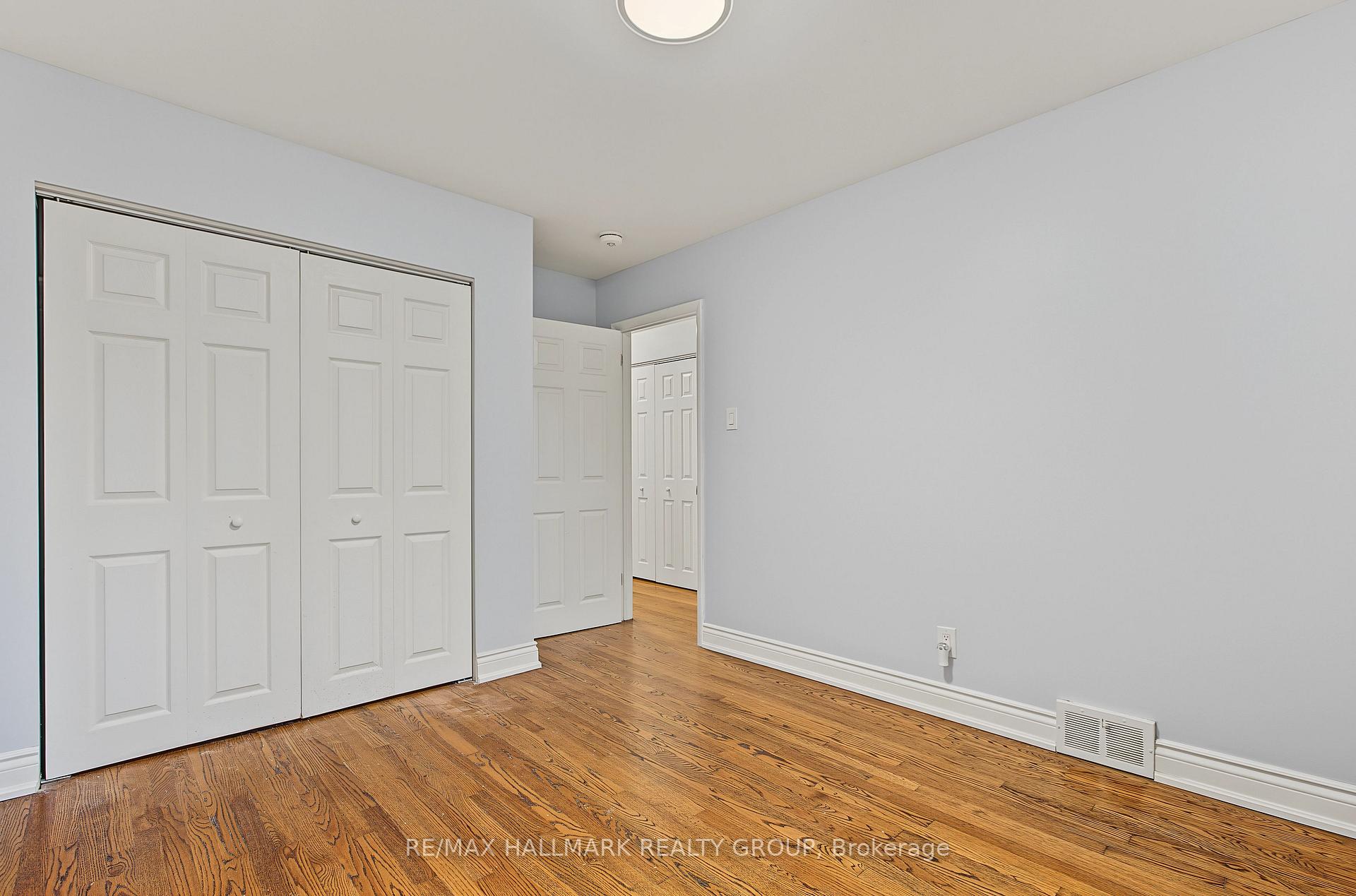 Photo 18 of Unit Unit A (upper unit), 1135 Maitland Avenue, Ottawa, Copeland Park — HOMEH
