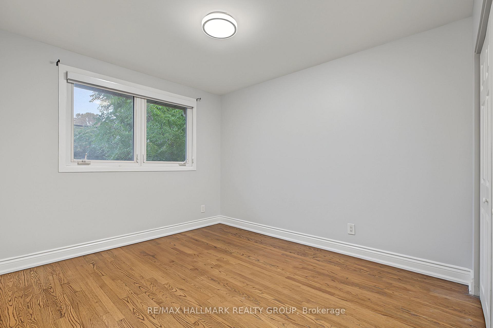 Photo 19 of Unit Unit A (upper unit), 1135 Maitland Avenue, Ottawa, Copeland Park — HOMEH