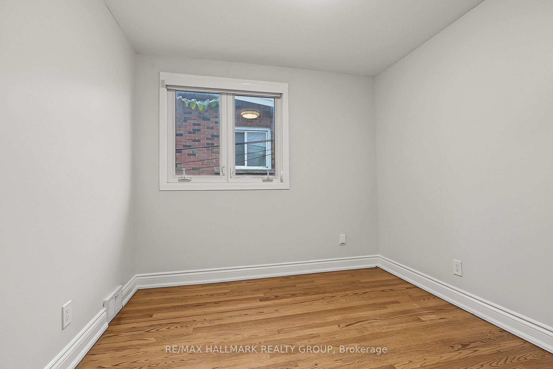 Photo 21 of Unit Unit A (upper unit), 1135 Maitland Avenue, Ottawa, Copeland Park — HOMEH