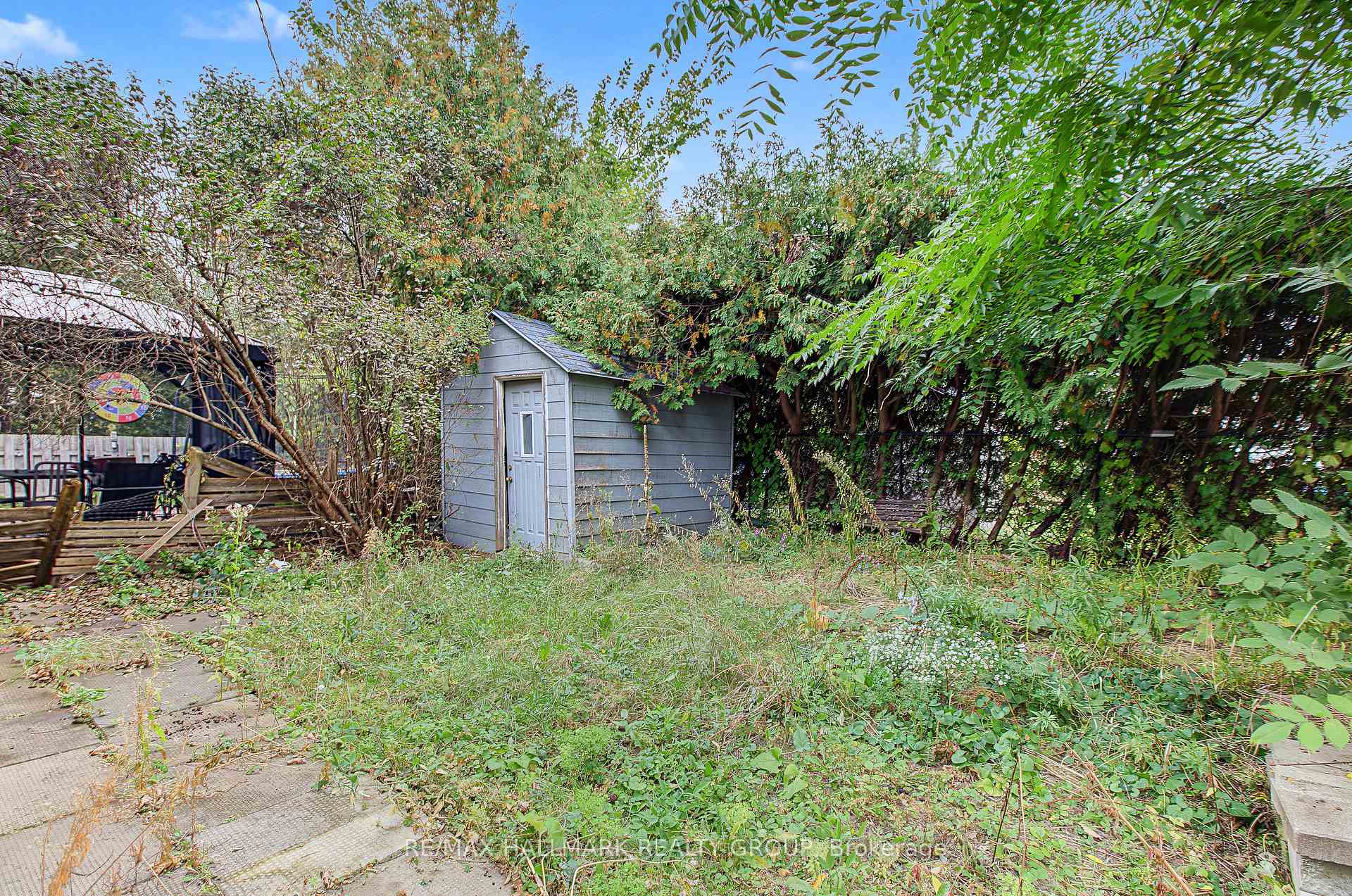 Photo 24 of Unit Unit A (upper unit), 1135 Maitland Avenue, Ottawa, Copeland Park — HOMEH