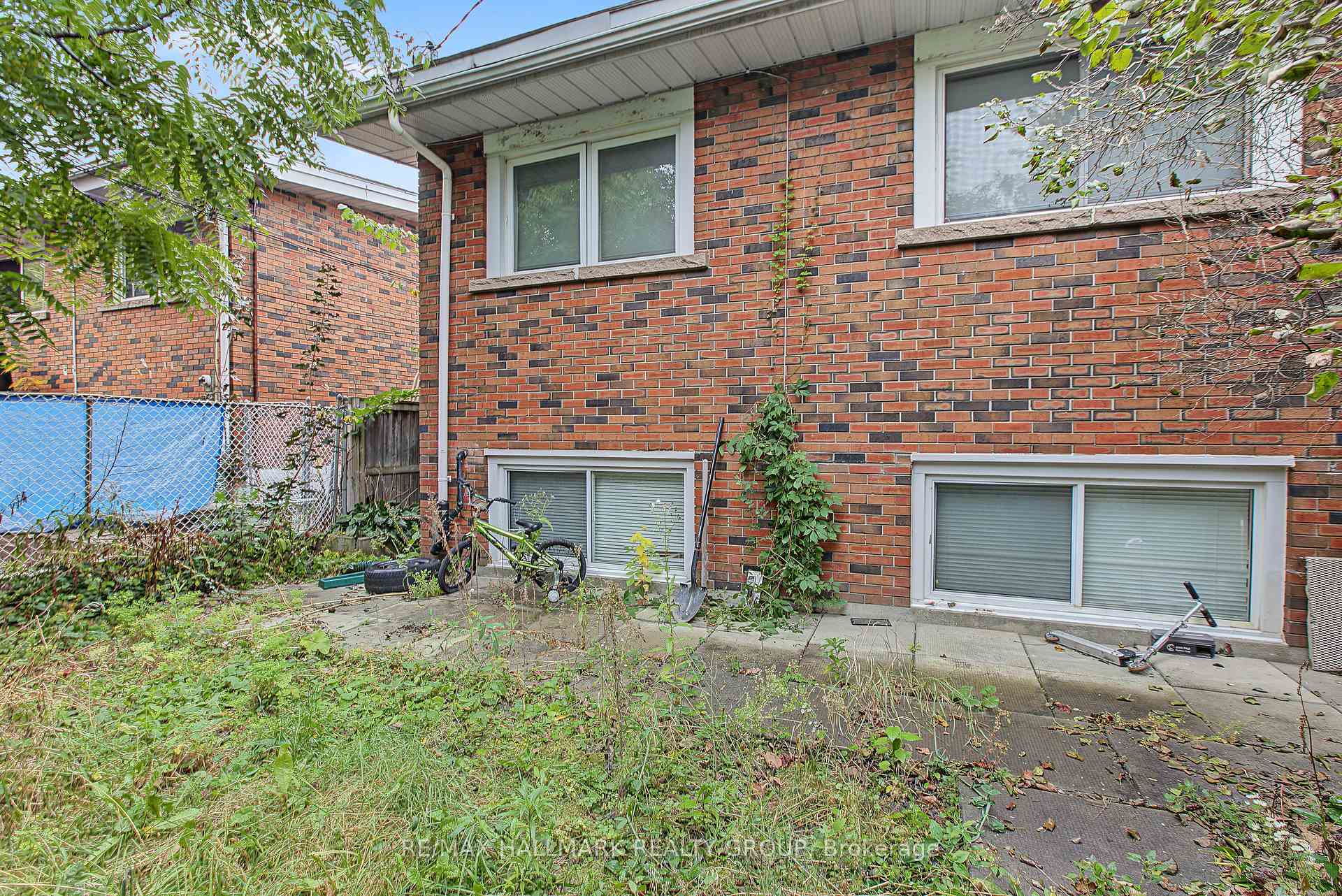 Photo 26 of Unit Unit A (upper unit), 1135 Maitland Avenue, Ottawa, Copeland Park — HOMEH