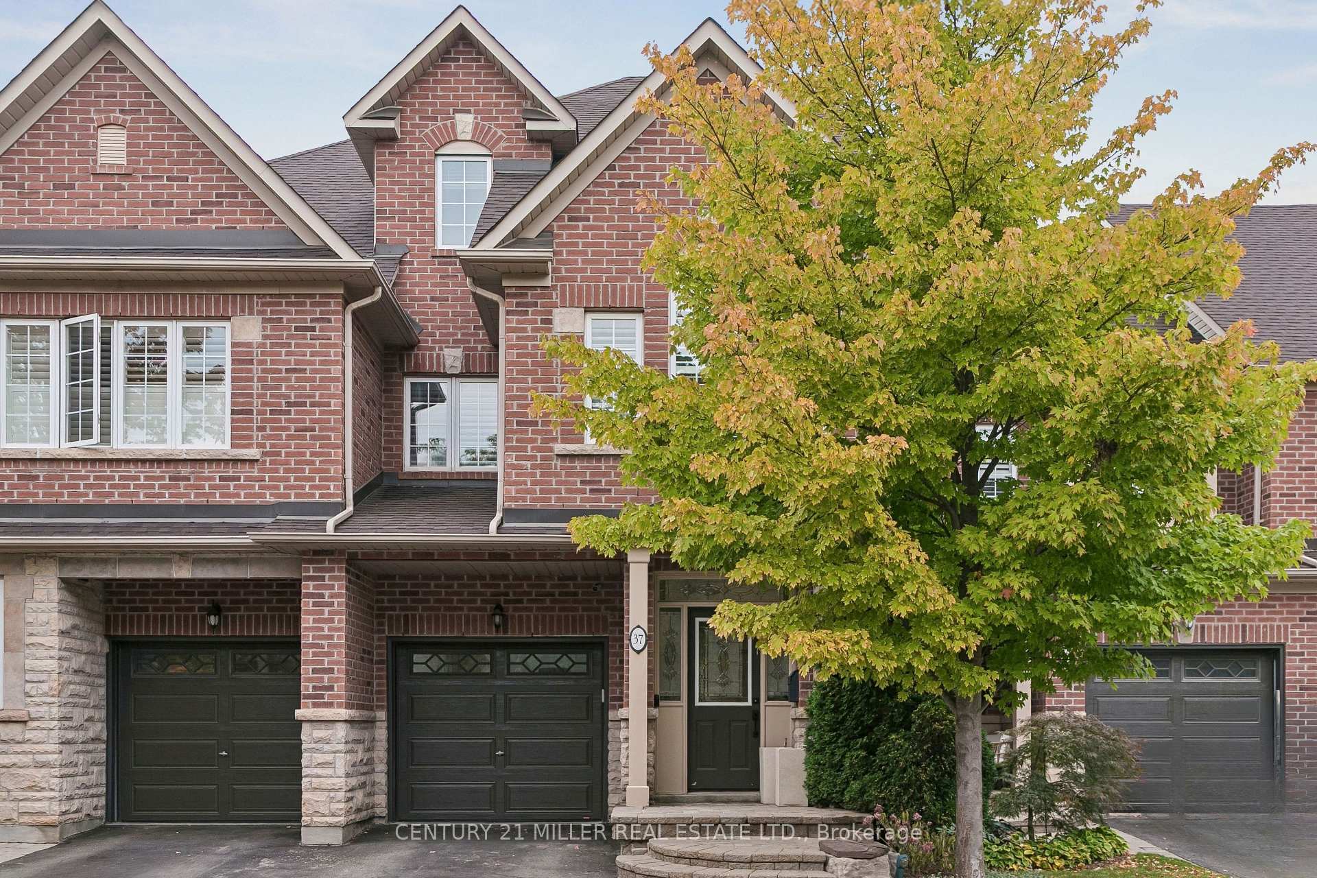 Photo of Unit 37, 300 Ravineview Way