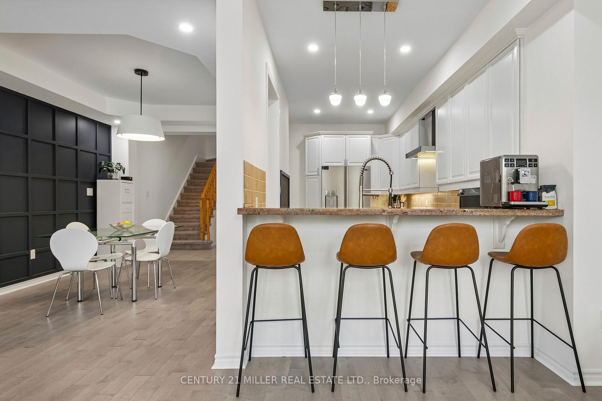 Photo 13 of Unit 37, 300 Ravineview Way, Oakville, Wedgewood Creek — HOMEH