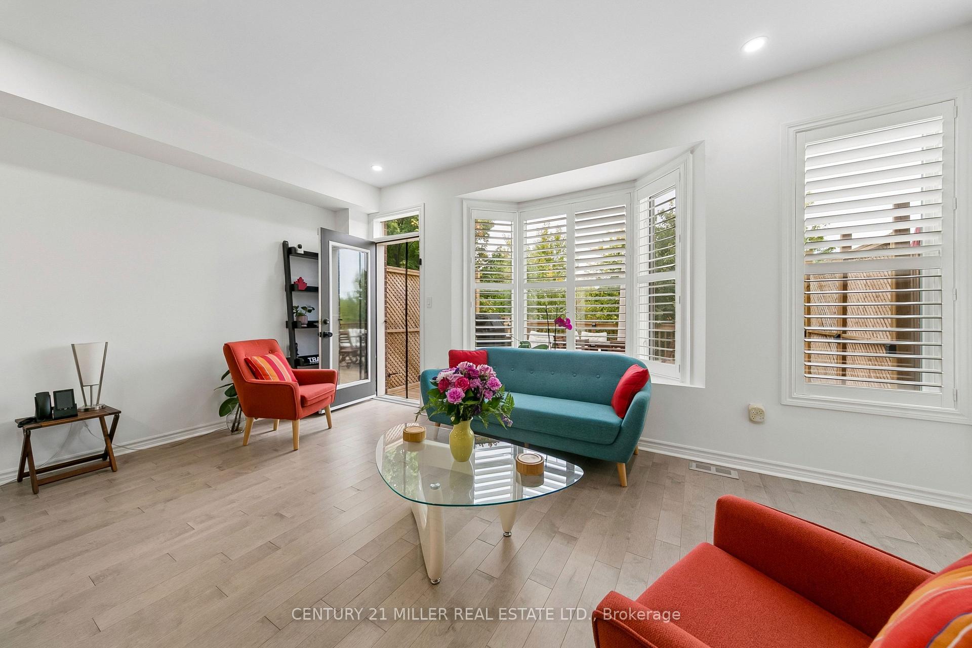 Photo 14 of Unit 37, 300 Ravineview Way, Oakville, Wedgewood Creek — HOMEH