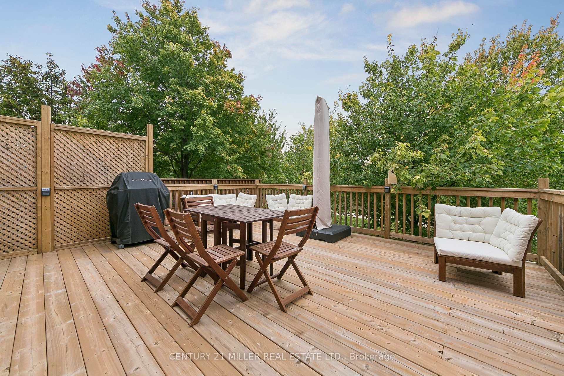 Photo 18 of Unit 37, 300 Ravineview Way, Oakville, Wedgewood Creek — HOMEH