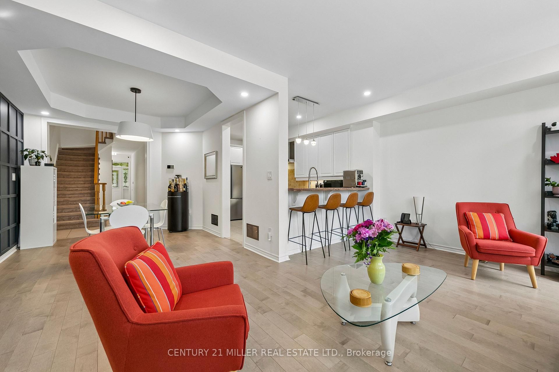 Photo 21 of Unit 37, 300 Ravineview Way, Oakville, Wedgewood Creek — HOMEH