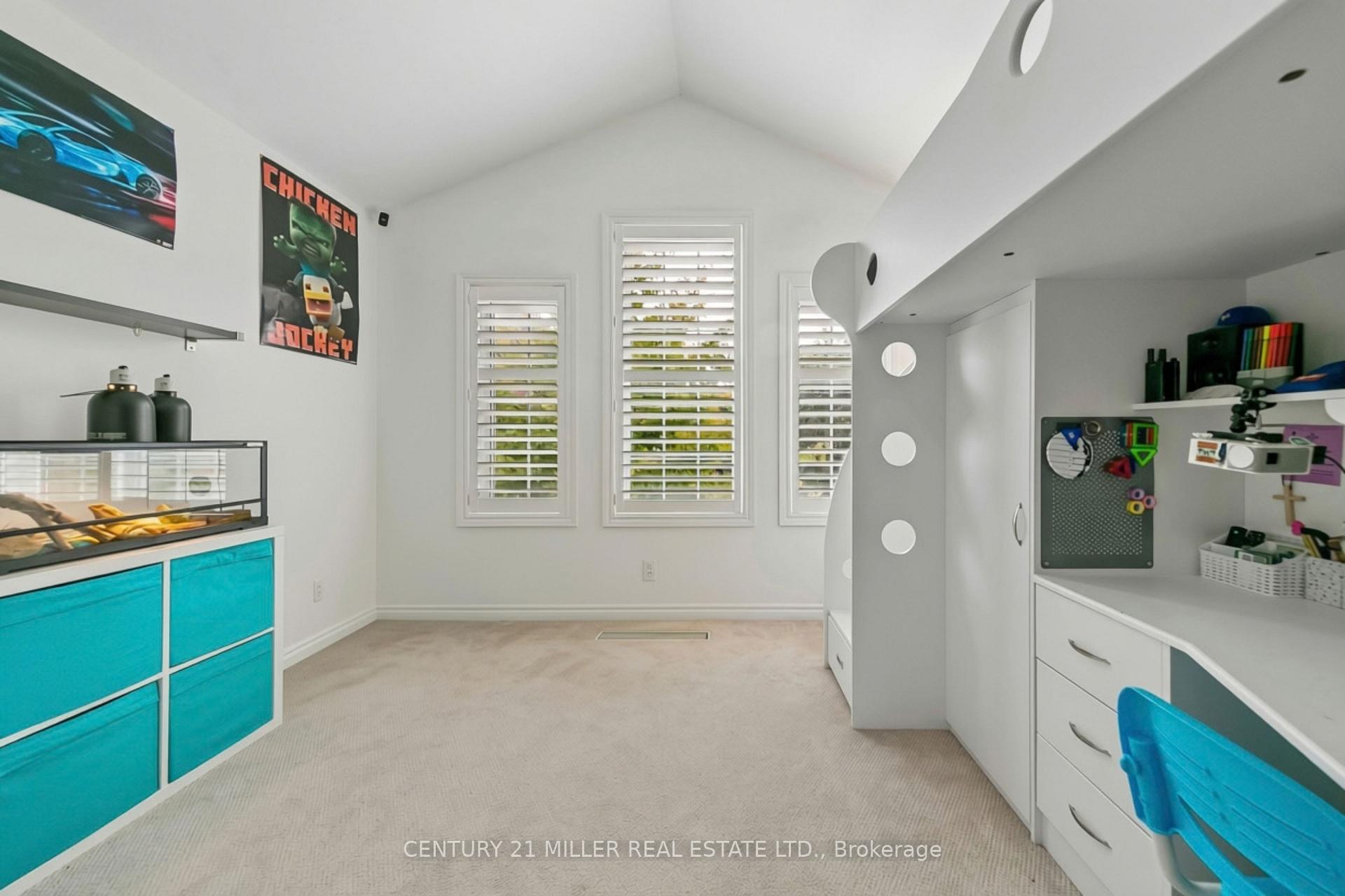Photo 22 of Unit 37, 300 Ravineview Way, Oakville, Wedgewood Creek — HOMEH