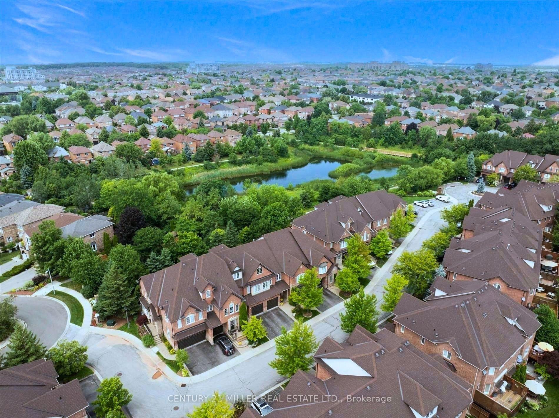 Photo 43 of Unit 37, 300 Ravineview Way, Oakville, Wedgewood Creek — HOMEH