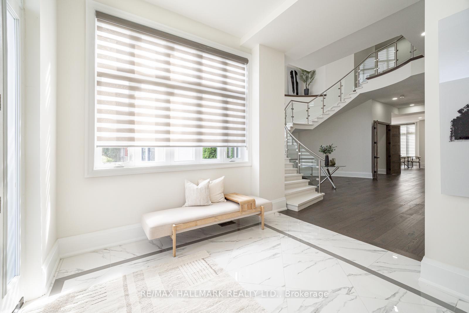 Photo 5 of 72 Grayfield Drive, Whitchurch-Stouffville, Ballantrae — HOMEH