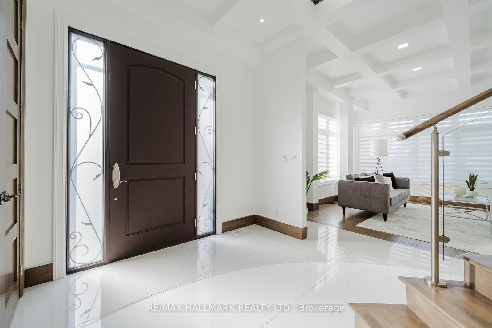 Photo 7 of 26 Lancer Drive, Vaughan, Maple — HOMEH