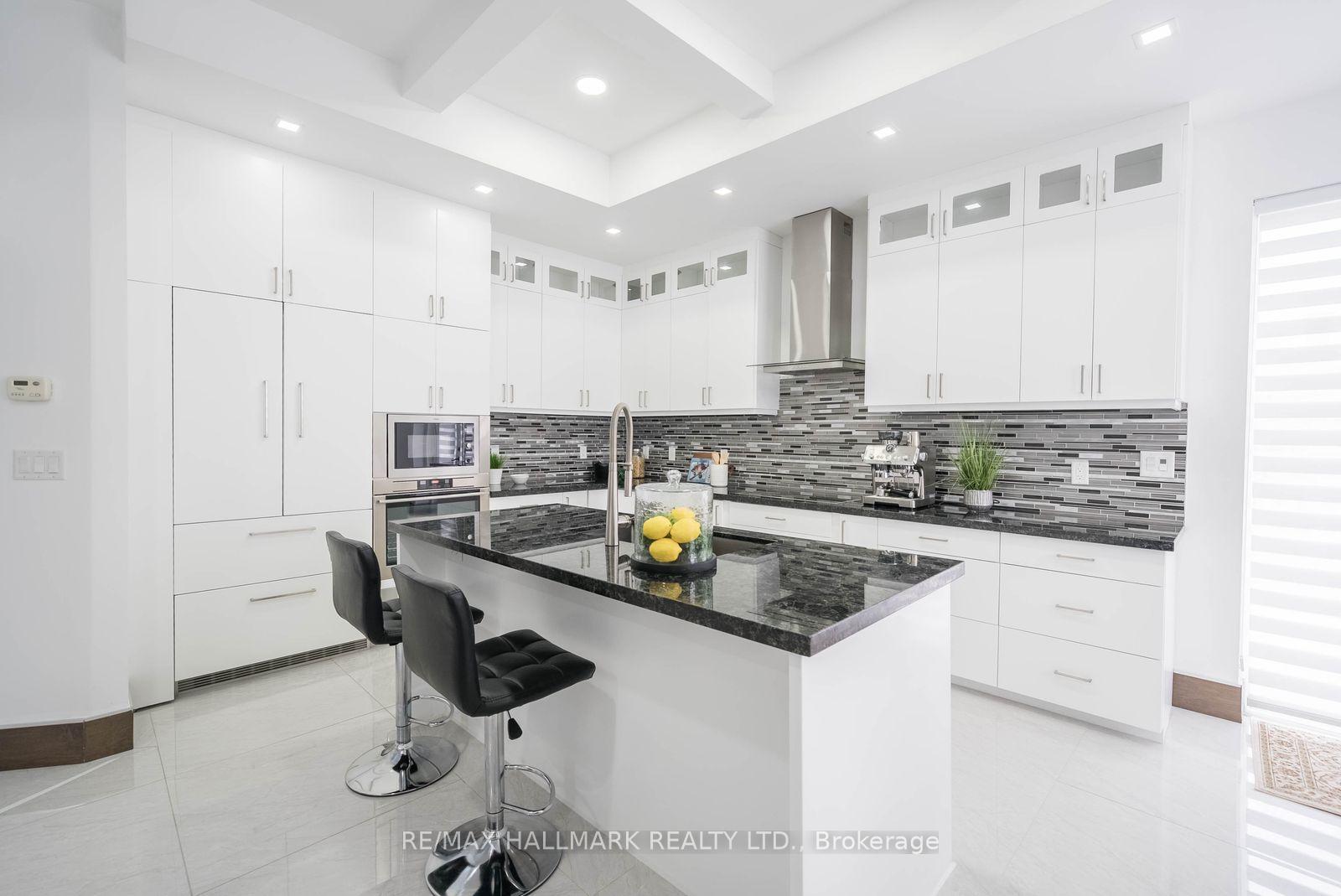 Photo 17 of 26 Lancer Drive, Vaughan, Maple — HOMEH