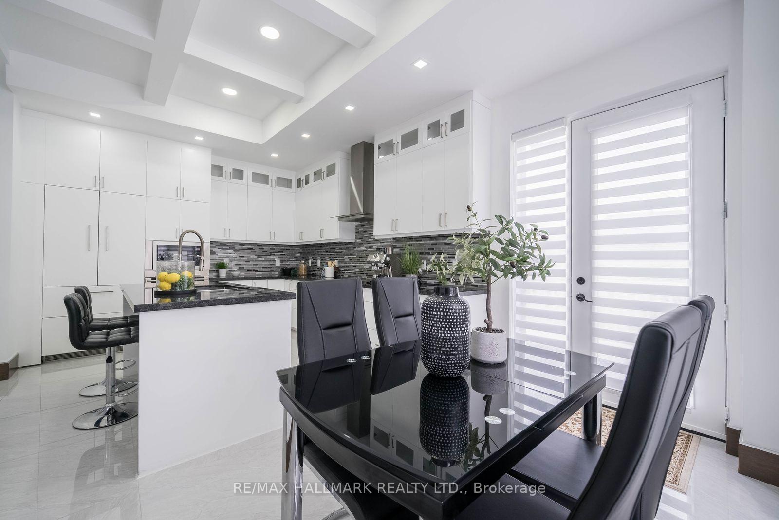 Photo 23 of 26 Lancer Drive, Vaughan, Maple — HOMEH