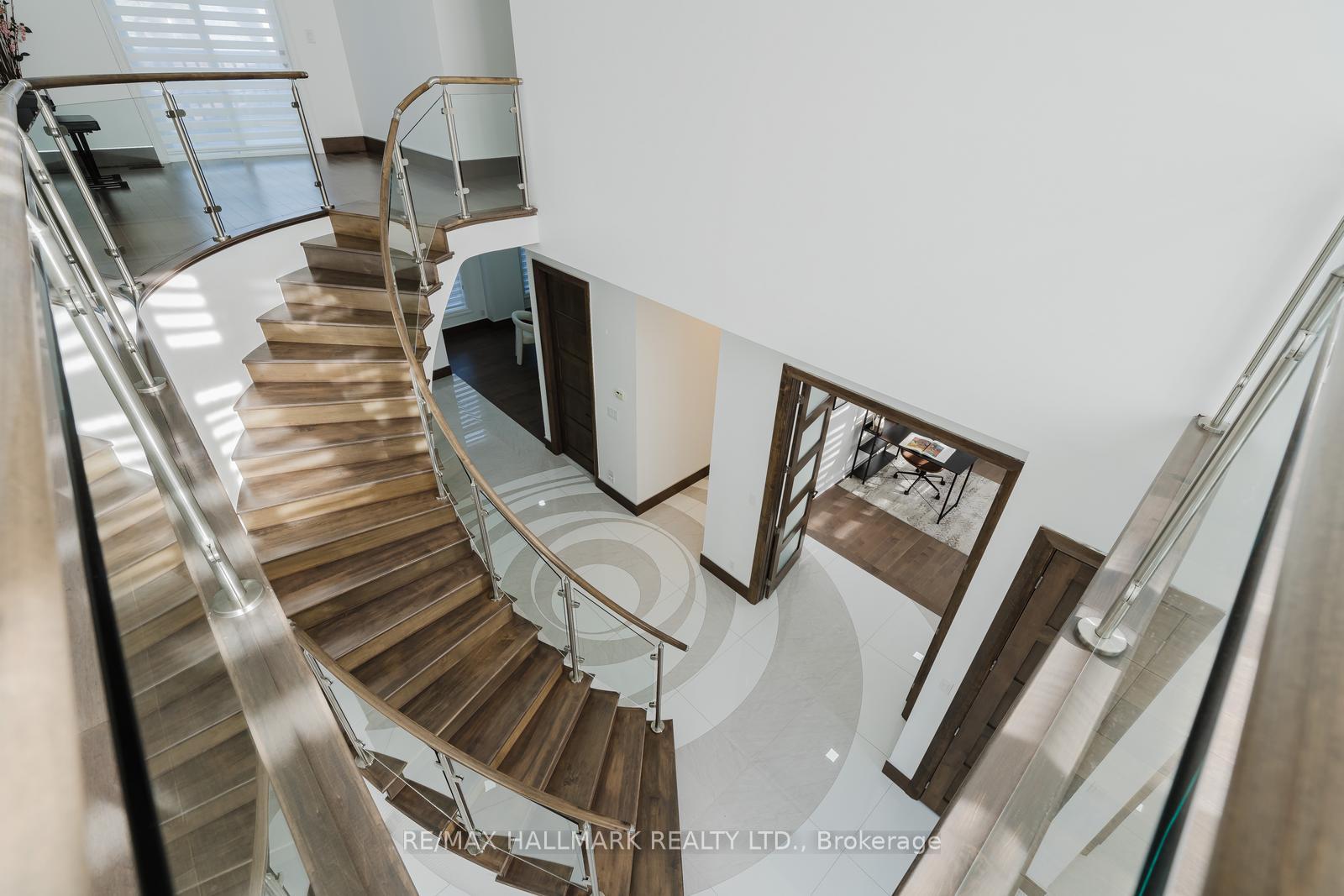 Photo 27 of 26 Lancer Drive, Vaughan, Maple — HOMEH