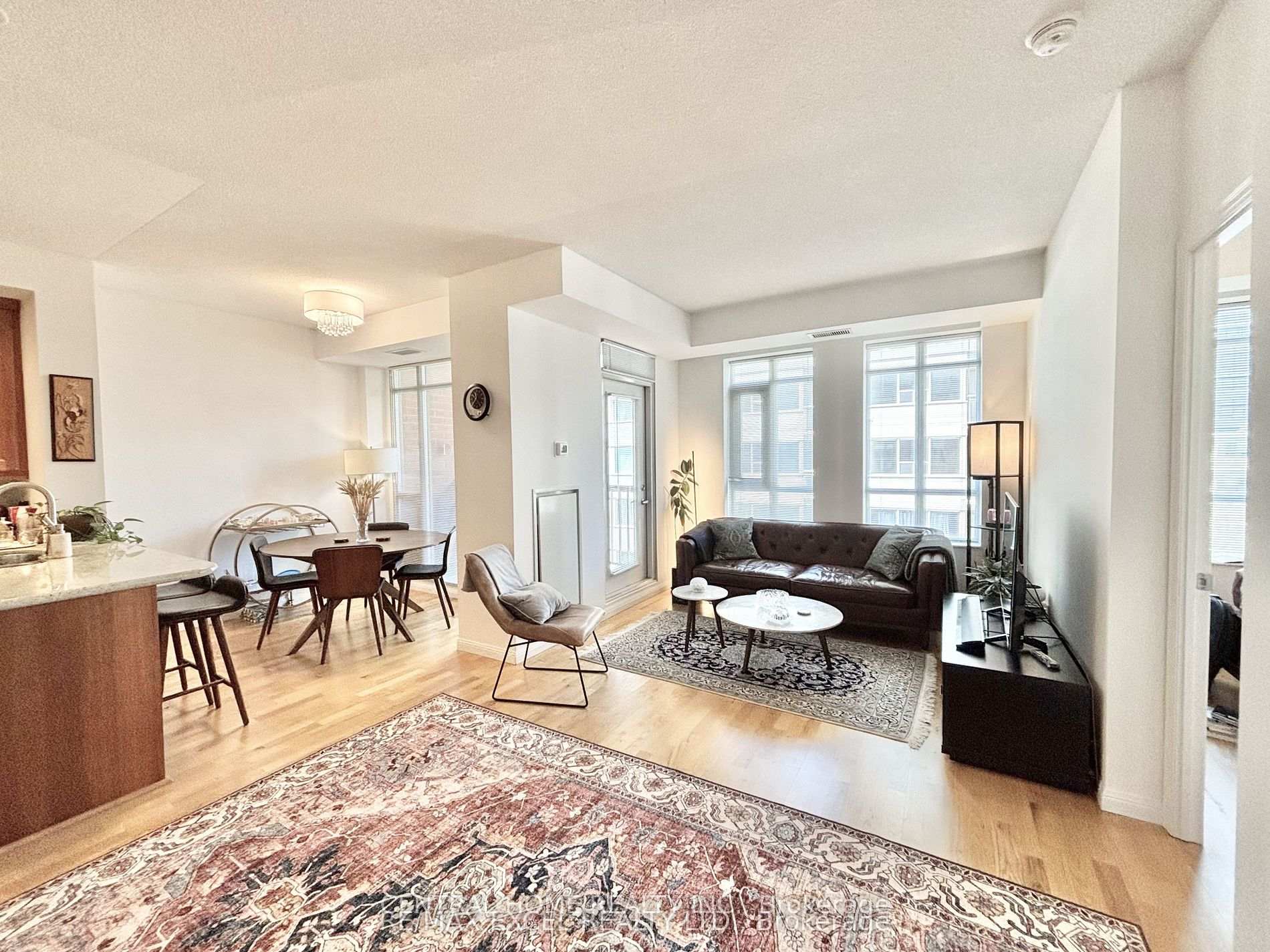 Photo 2 of Unit 426, 900 Mount Pleasant Road, Toronto, Mount Pleasant West — HOMEH