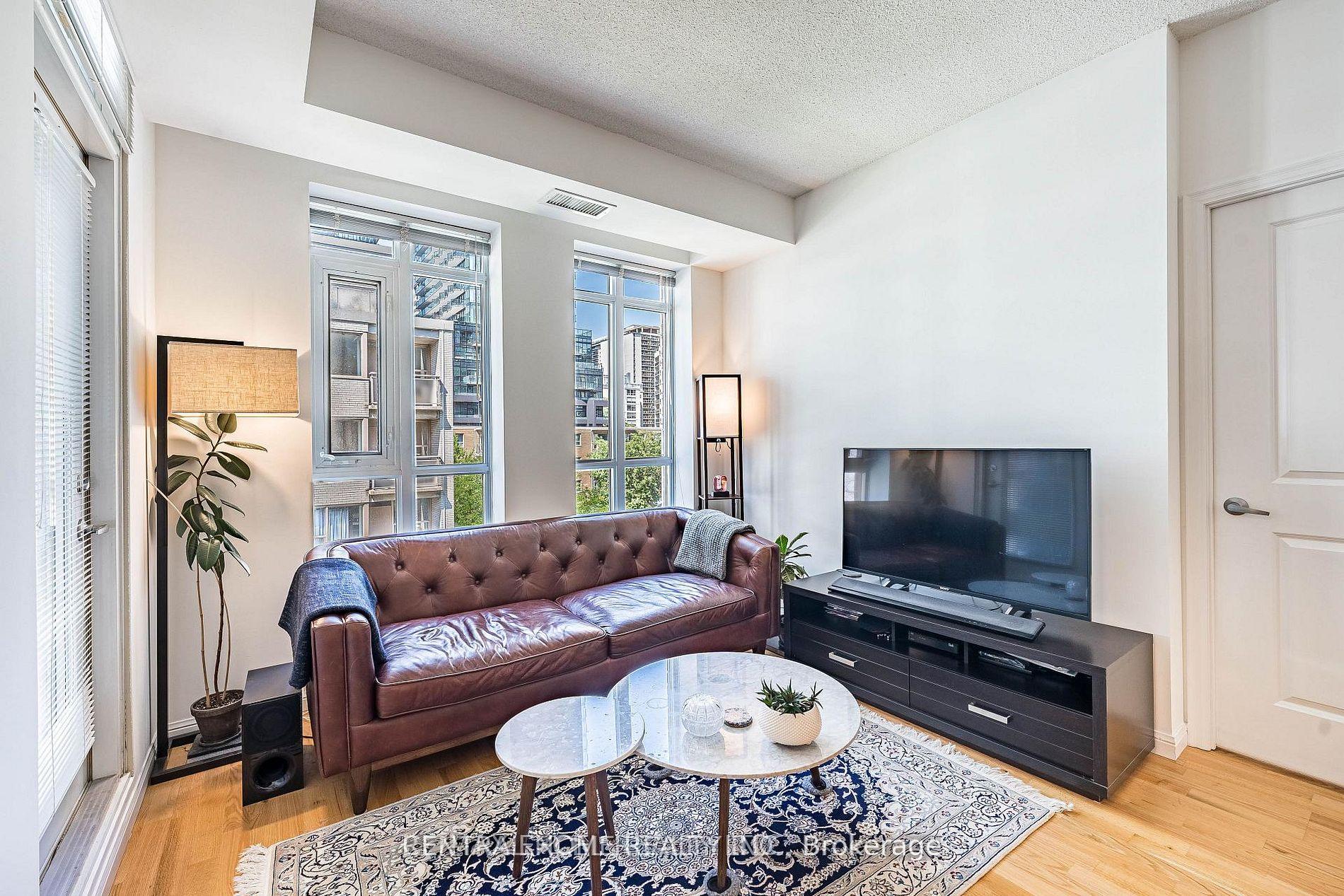 Photo 4 of Unit 426, 900 Mount Pleasant Road, Toronto, Mount Pleasant West — HOMEH