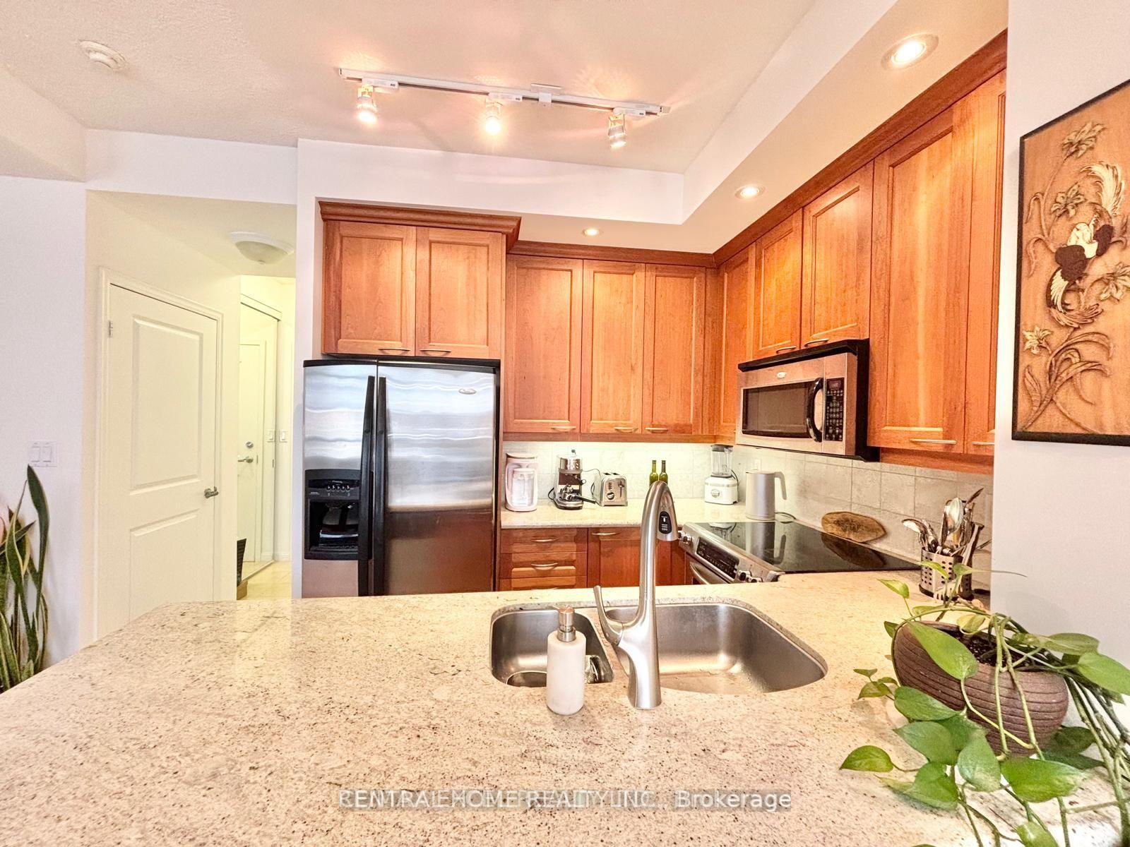 Photo 9 of Unit 426, 900 Mount Pleasant Road, Toronto, Mount Pleasant West — HOMEH