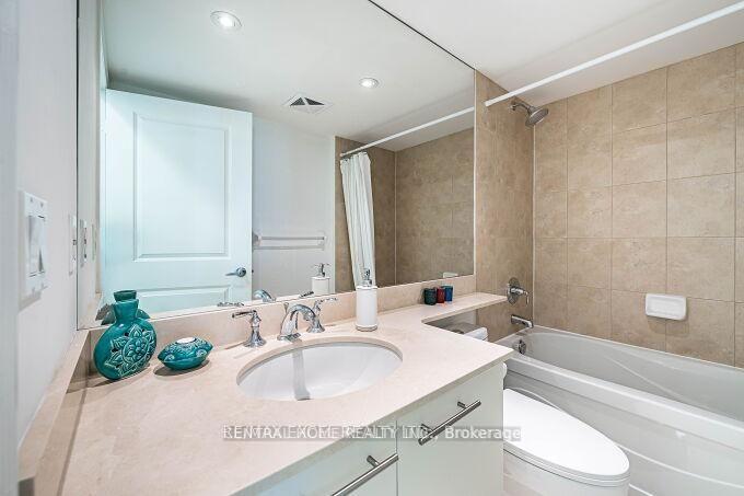 Photo 17 of Unit 426, 900 Mount Pleasant Road, Toronto, Mount Pleasant West — HOMEH