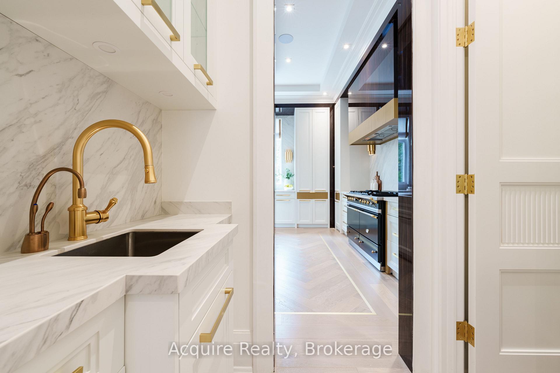 Photo 13 of 55 Leacroft Crescent, North York, Banbury-Don Mills — HOMEH