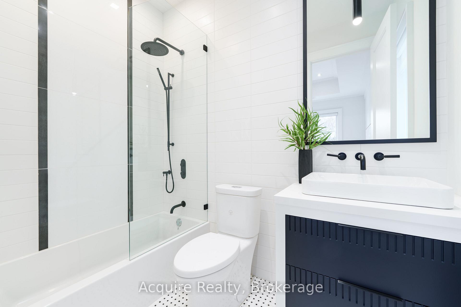 Photo 26 of 55 Leacroft Crescent, North York, Banbury-Don Mills — HOMEH