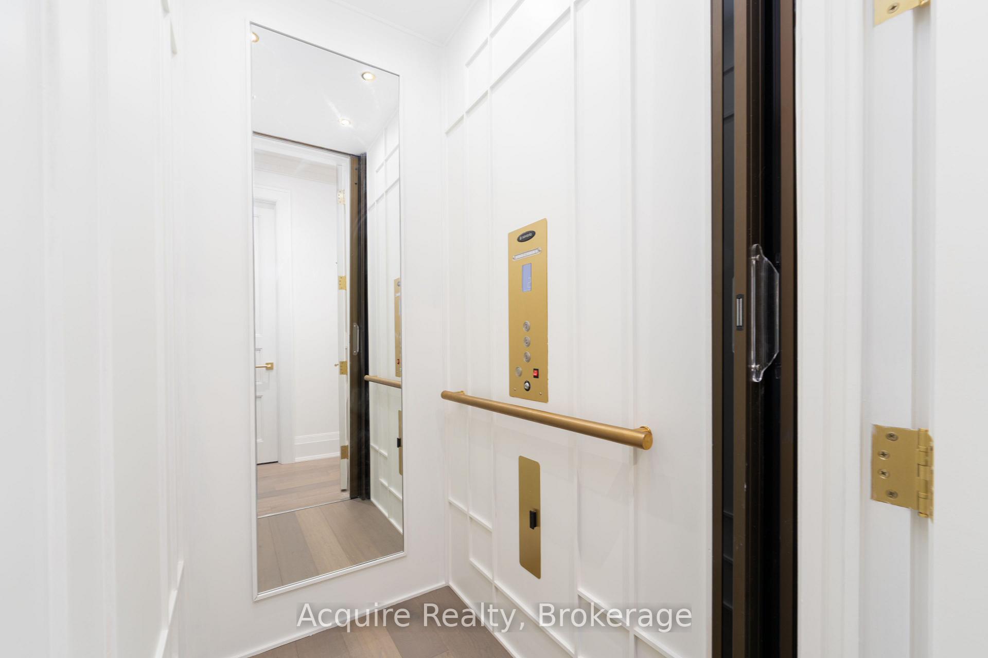 Photo 30 of 55 Leacroft Crescent, North York, Banbury-Don Mills — HOMEH